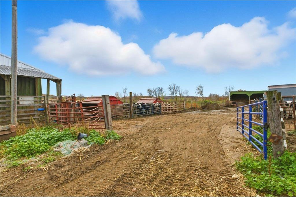 Holdingford, Minnesota, 56340, United States, 5 Bedrooms Bedrooms, ,2 BathroomsBathrooms,Residential,For Sale,1977131