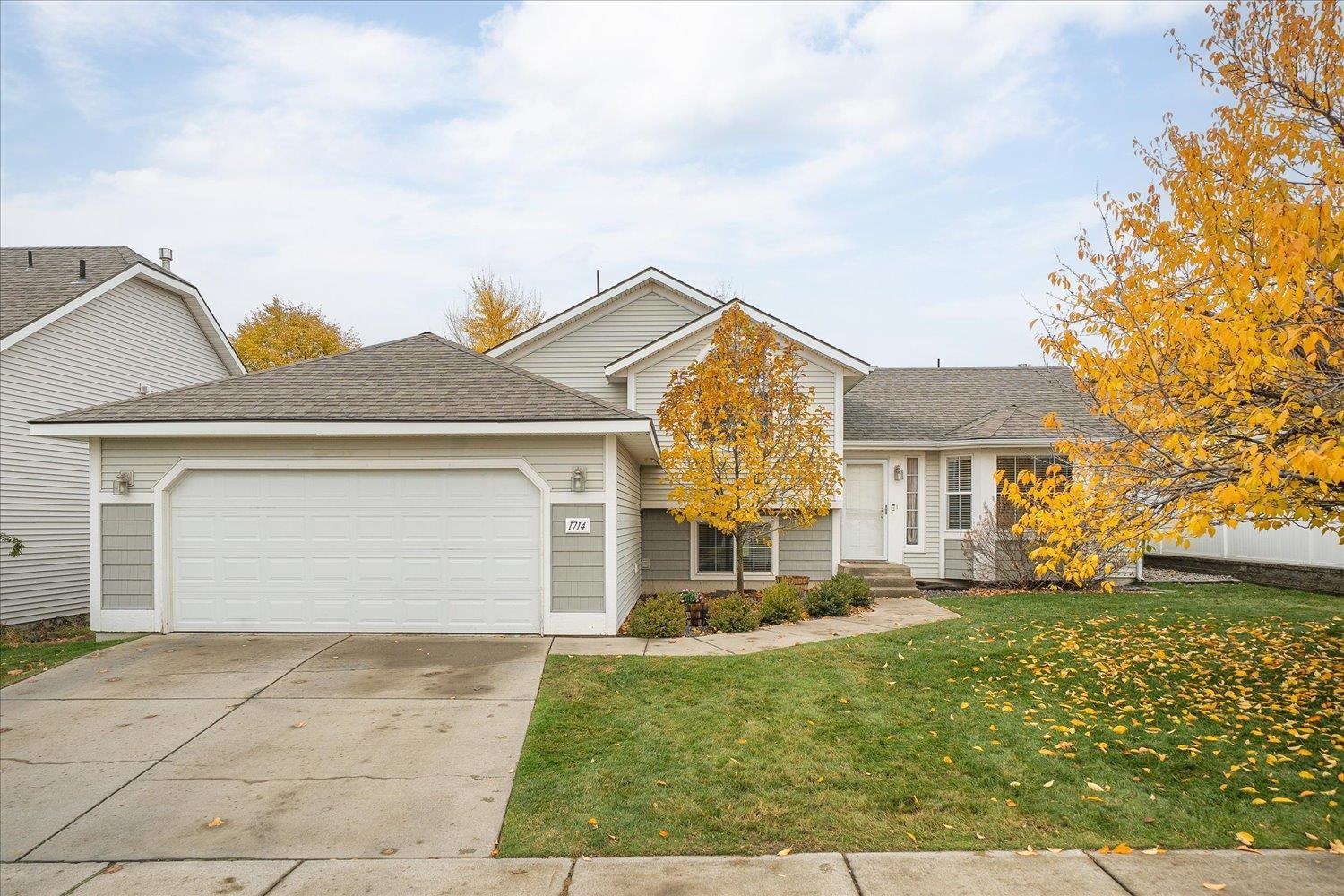 Spokane Valley, Washington, 99016, United States, 5 Bedrooms Bedrooms, ,3 BathroomsBathrooms,Residential,For Sale,1990389