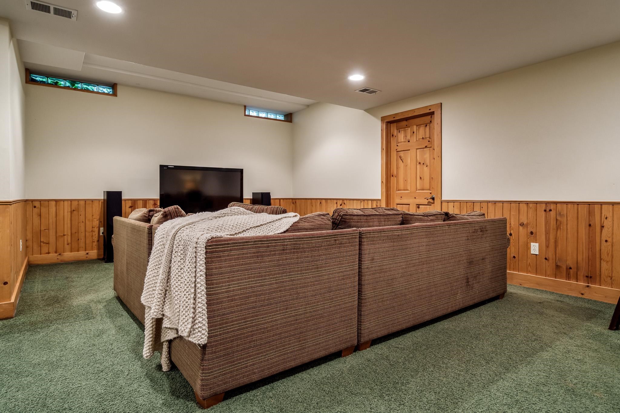 Rockford, Illinois, 61107, United States, 4 Bedrooms Bedrooms, ,5 BathroomsBathrooms,Residential,For Sale,1928082