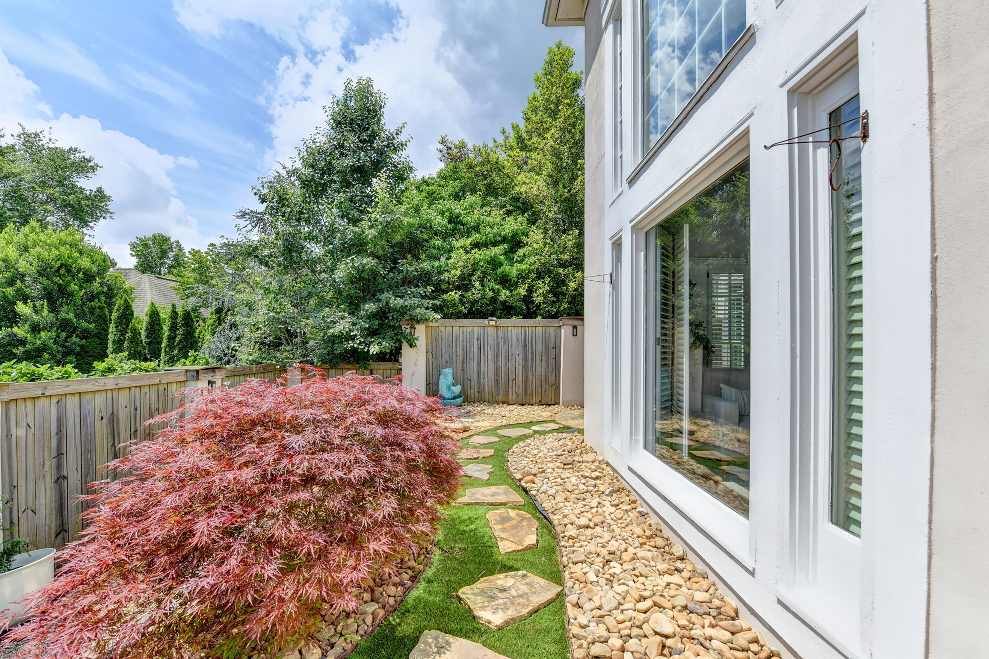  Charming Home Located In A Sought-After Swim And Tennis Community - 物件實景