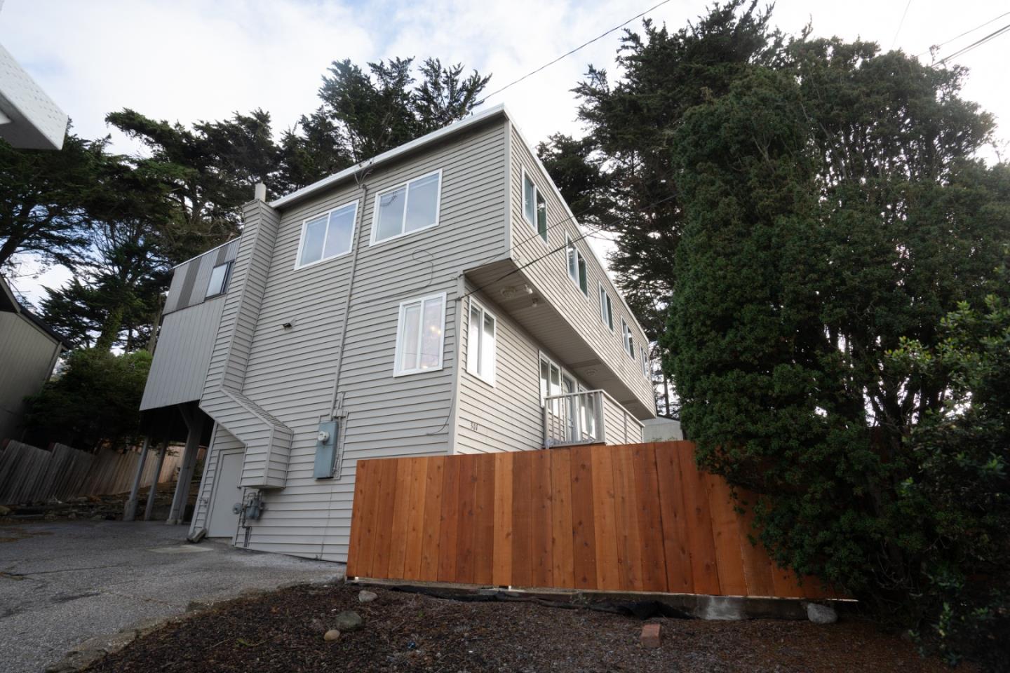 Pacifica, California, 94044, United States, 4 Bedrooms Bedrooms, ,5 BathroomsBathrooms,Residential,For Sale,1988346