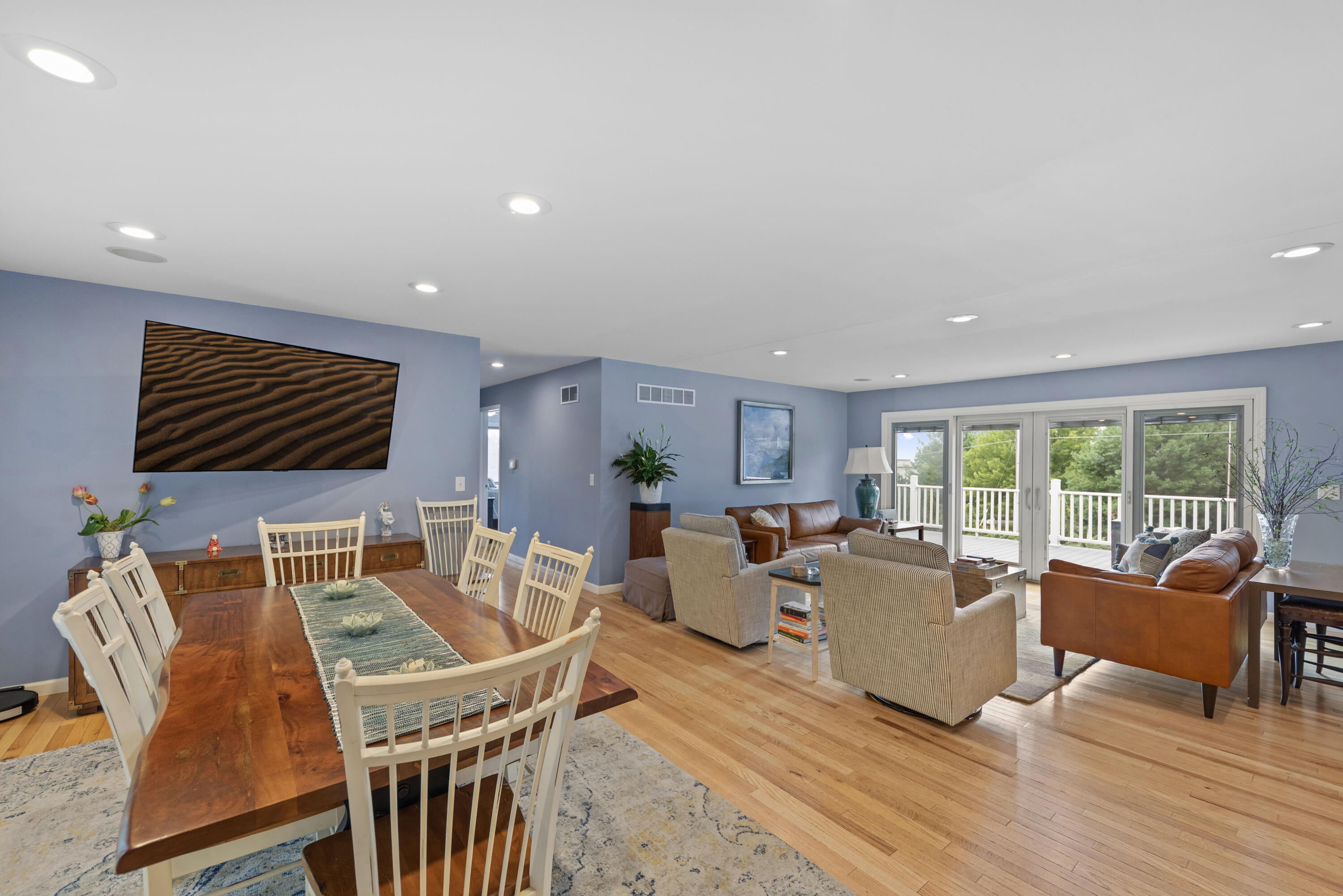New Buffalo, Michigan, 49117, United States, 5 Bedrooms Bedrooms, ,4 BathroomsBathrooms,Residential,For Sale,1941024