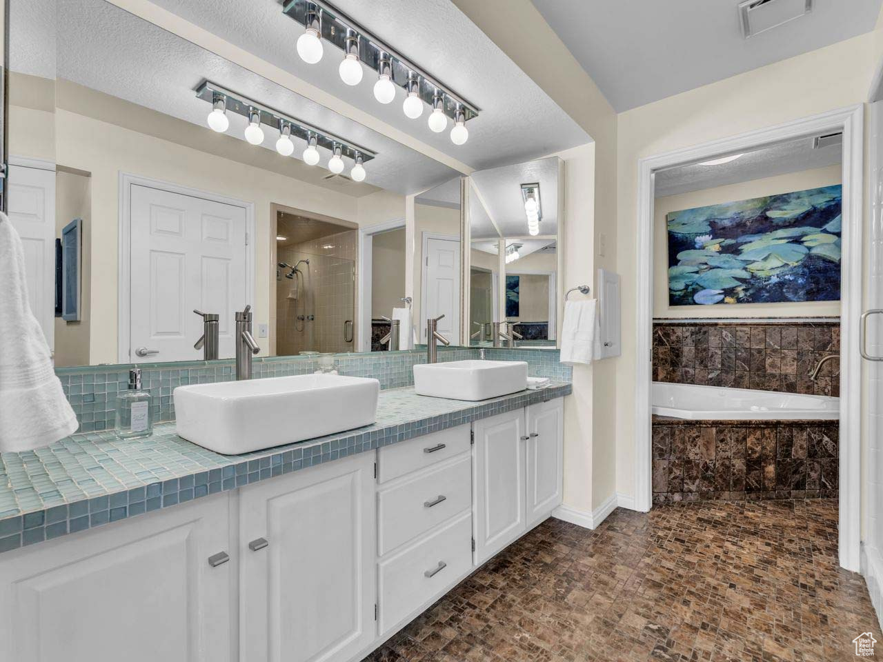Salt Lake City, Utah, 84103, United States, 3 Bedrooms Bedrooms, ,3 BathroomsBathrooms,Residential,For Sale,1794274