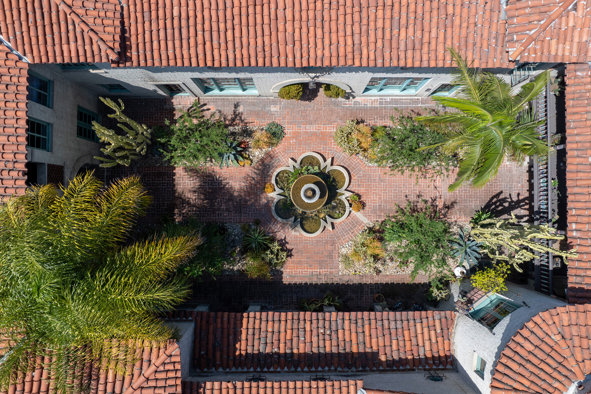  1846 Grace Ave - 物件實景