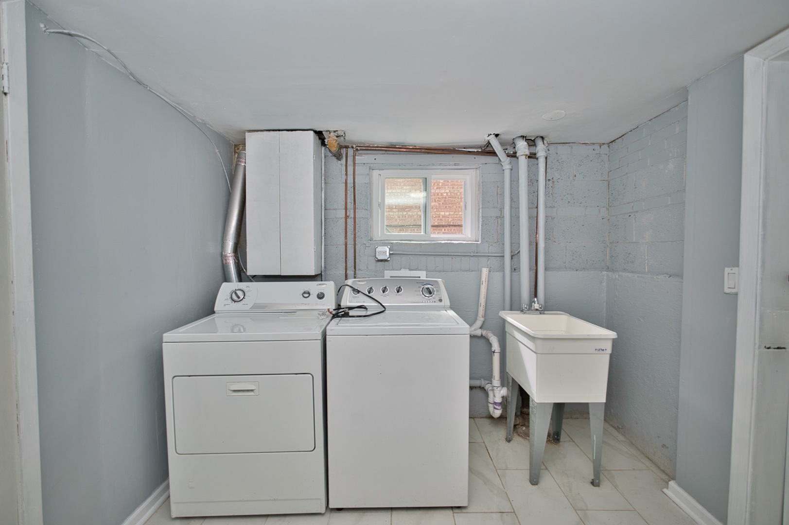 Skokie, Illinois, 60076, United States, 4 Bedrooms Bedrooms, ,3 BathroomsBathrooms,Residential,For Sale,1978573