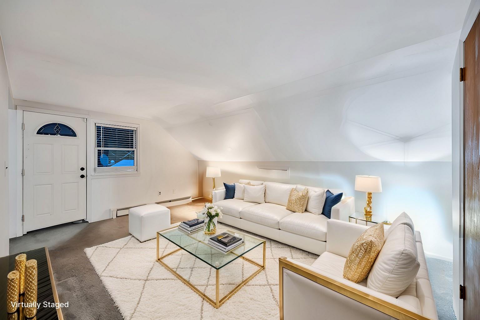 Hauppauge, New York, 11788, United States, 4 Bedrooms Bedrooms, ,2 BathroomsBathrooms,Residential,For Sale,1714342