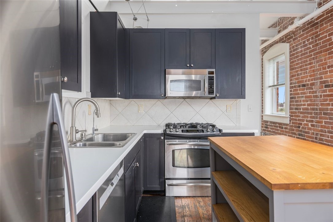 Providence, Rhode Island, 02903, United States, 1 Bedroom Bedrooms, ,2 BathroomsBathrooms,Residential,For Sale,1917986