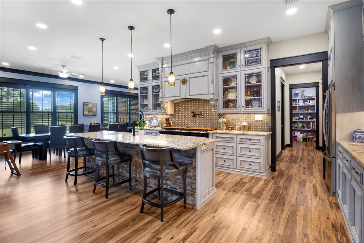 Long Branch, Texas, 75669, United States, 4 Bedrooms Bedrooms, ,4 BathroomsBathrooms,Residential,For Sale,1908688