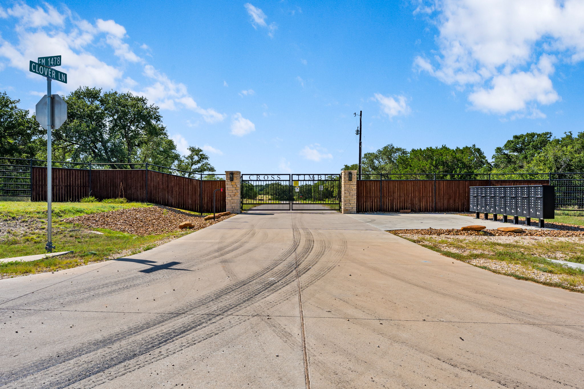  5 Acres  Gated Community & Scenic Views - 物件實景