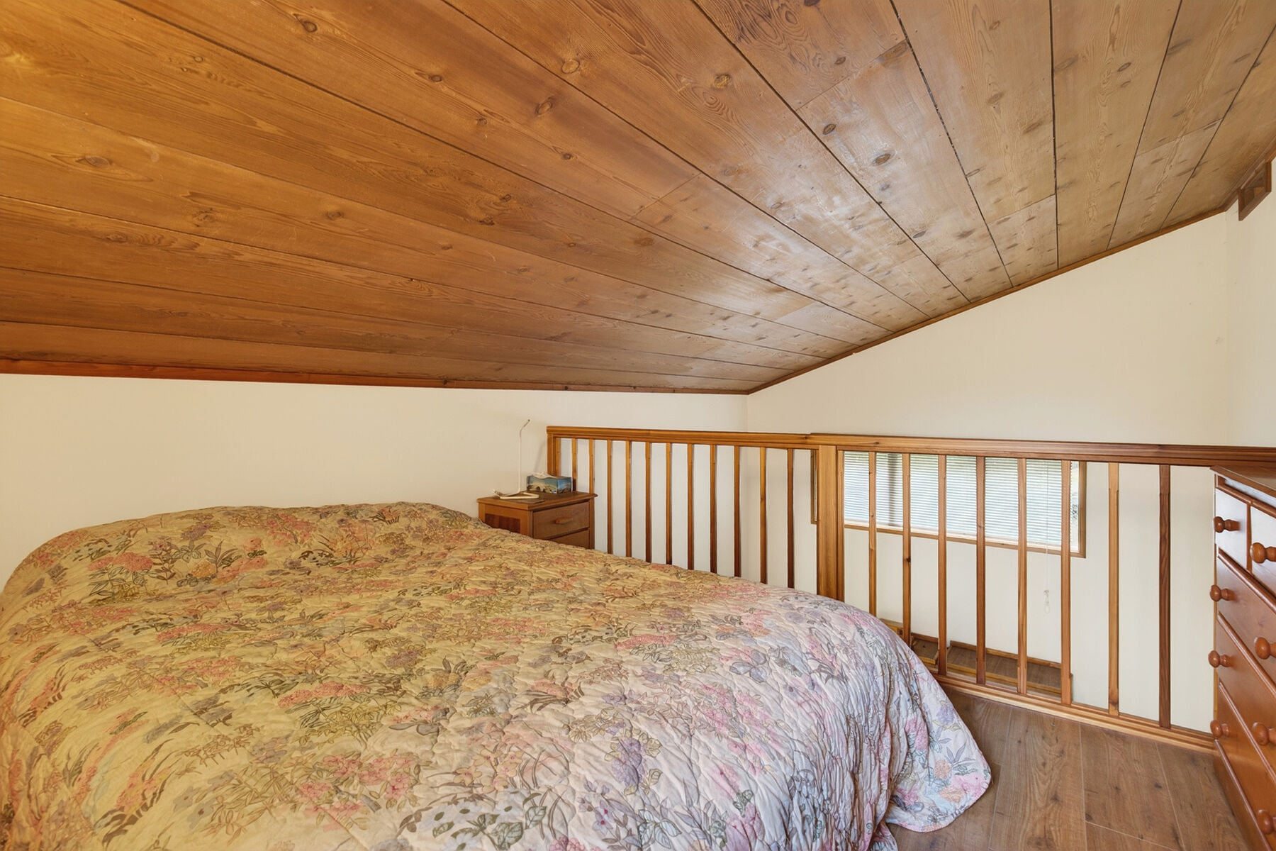  Rare Waterfront Gem - 物件實景