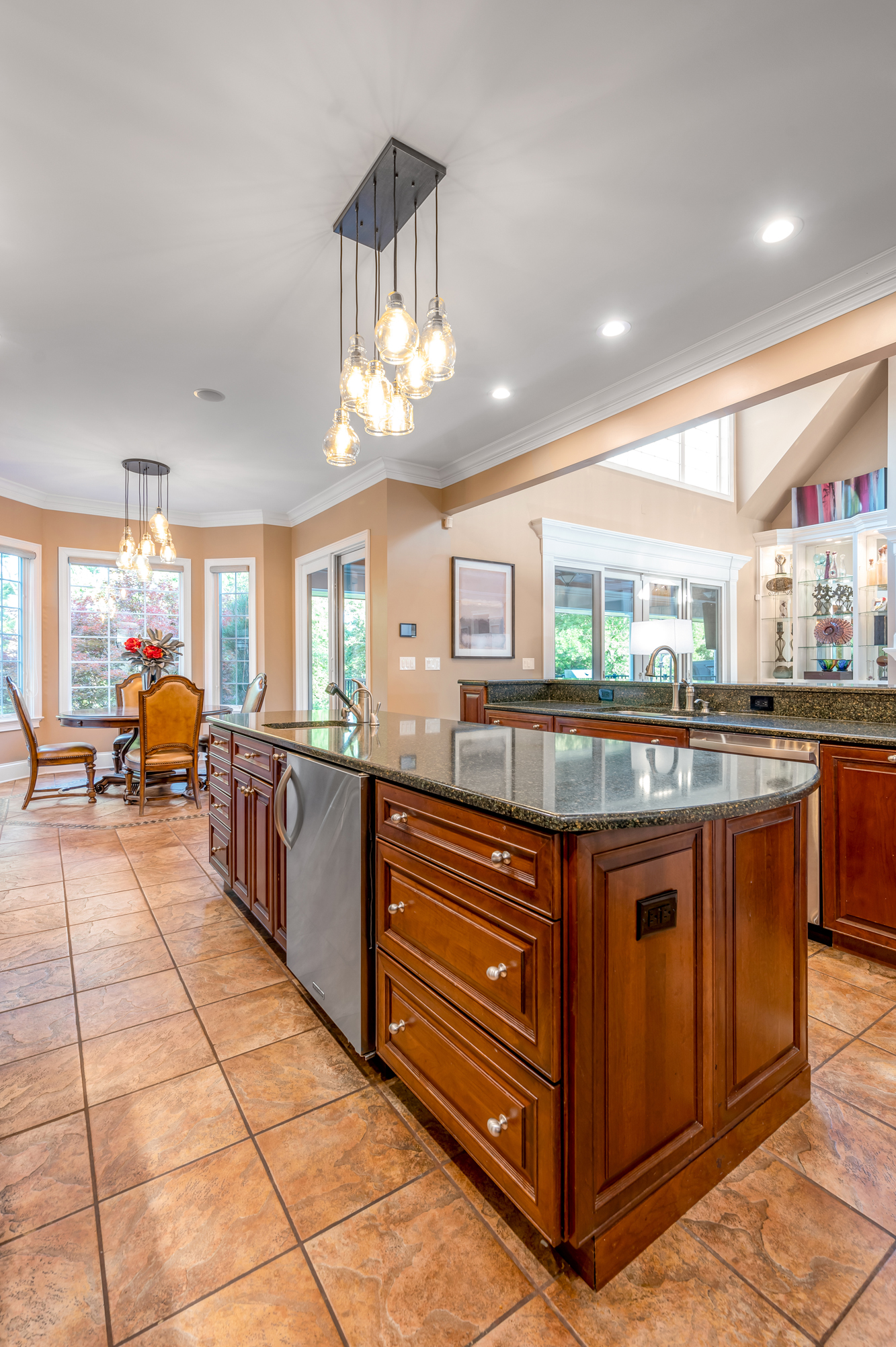  315 Whispering Brook Drive - 物件實景