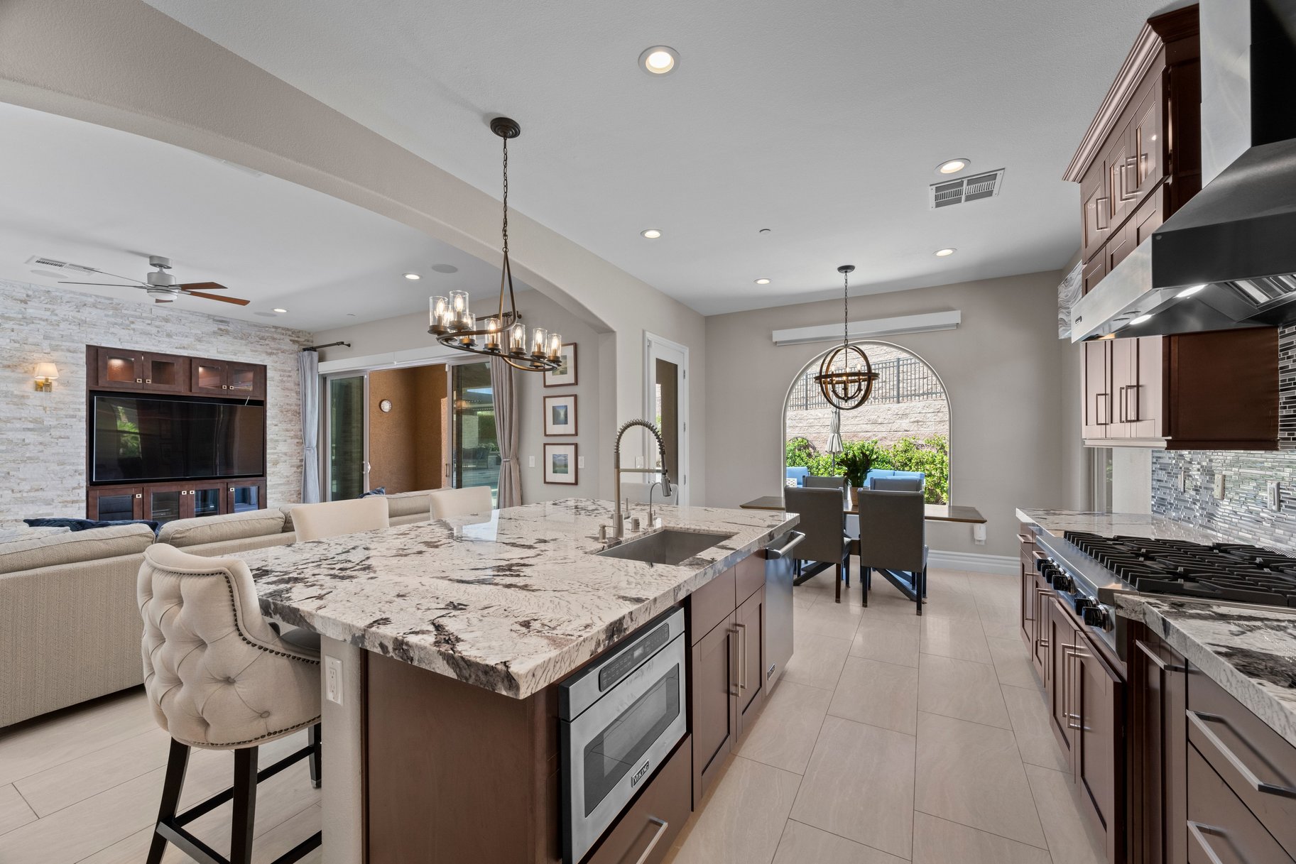  DESIGNER DREAM OASIS IN GATED LAKE LAS VEGAS, FURNISHED TURN-KEY - 物件實景