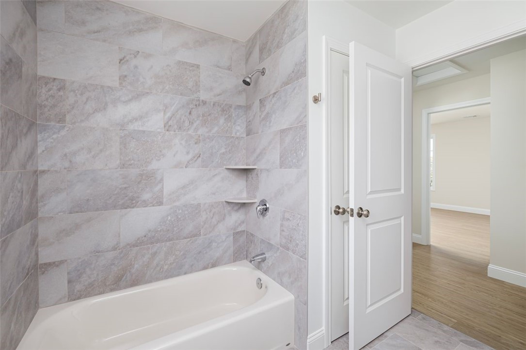 Warwick, Rhode Island, 02889, United States, 4 Bedrooms Bedrooms, ,4 BathroomsBathrooms,Residential,For Sale,2002981