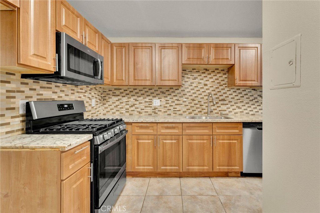 Montclair, California, 91763, United States, 3 Bedrooms Bedrooms, ,3 BathroomsBathrooms,Residential,For Sale,2005773