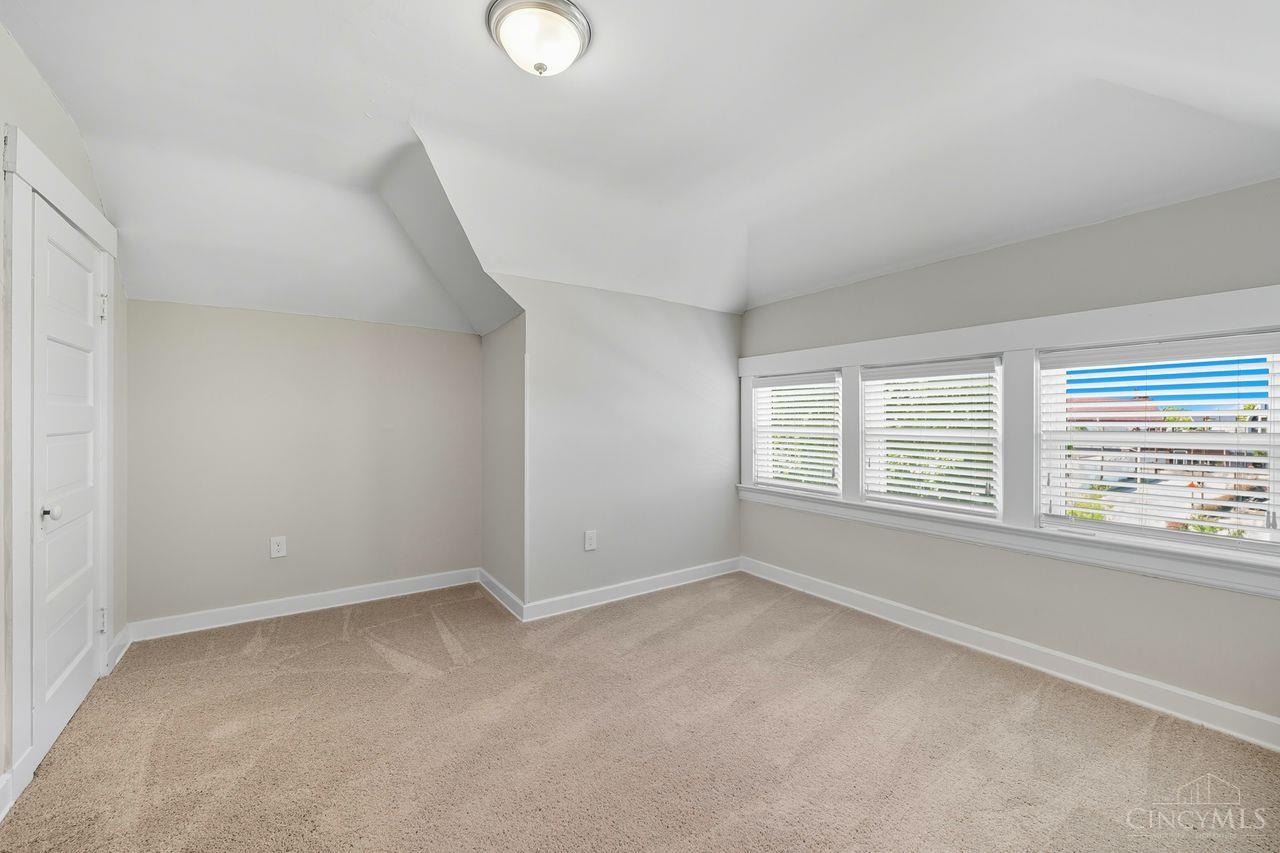 Norwood, Ohio, 45212, United States, 5 Bedrooms Bedrooms, ,5 BathroomsBathrooms,Residential,For Sale,1948609