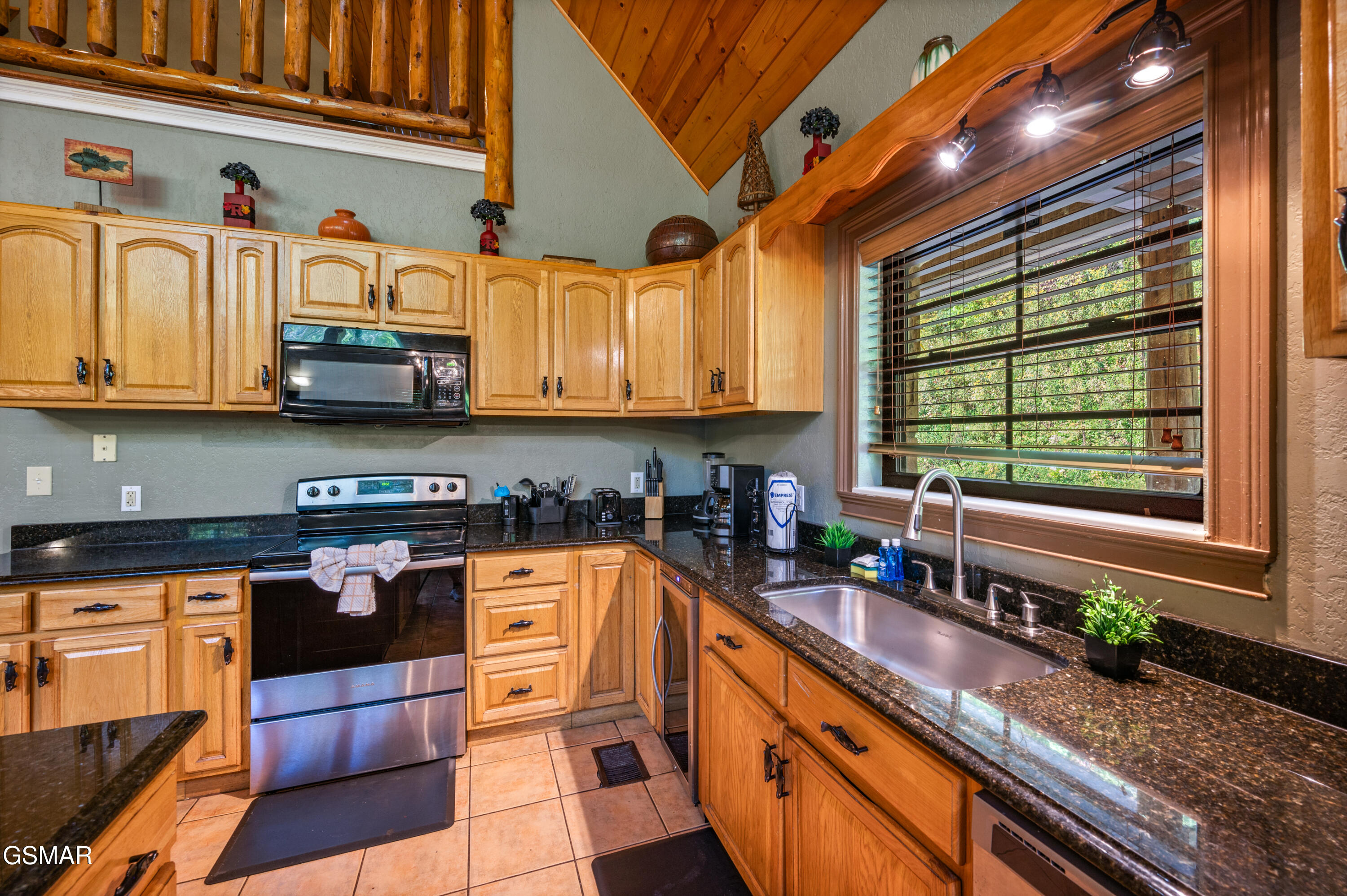 Sevierville, Tennessee, 37876, United States, 3 Bedrooms Bedrooms, ,5 BathroomsBathrooms,Residential,For Sale,1978747