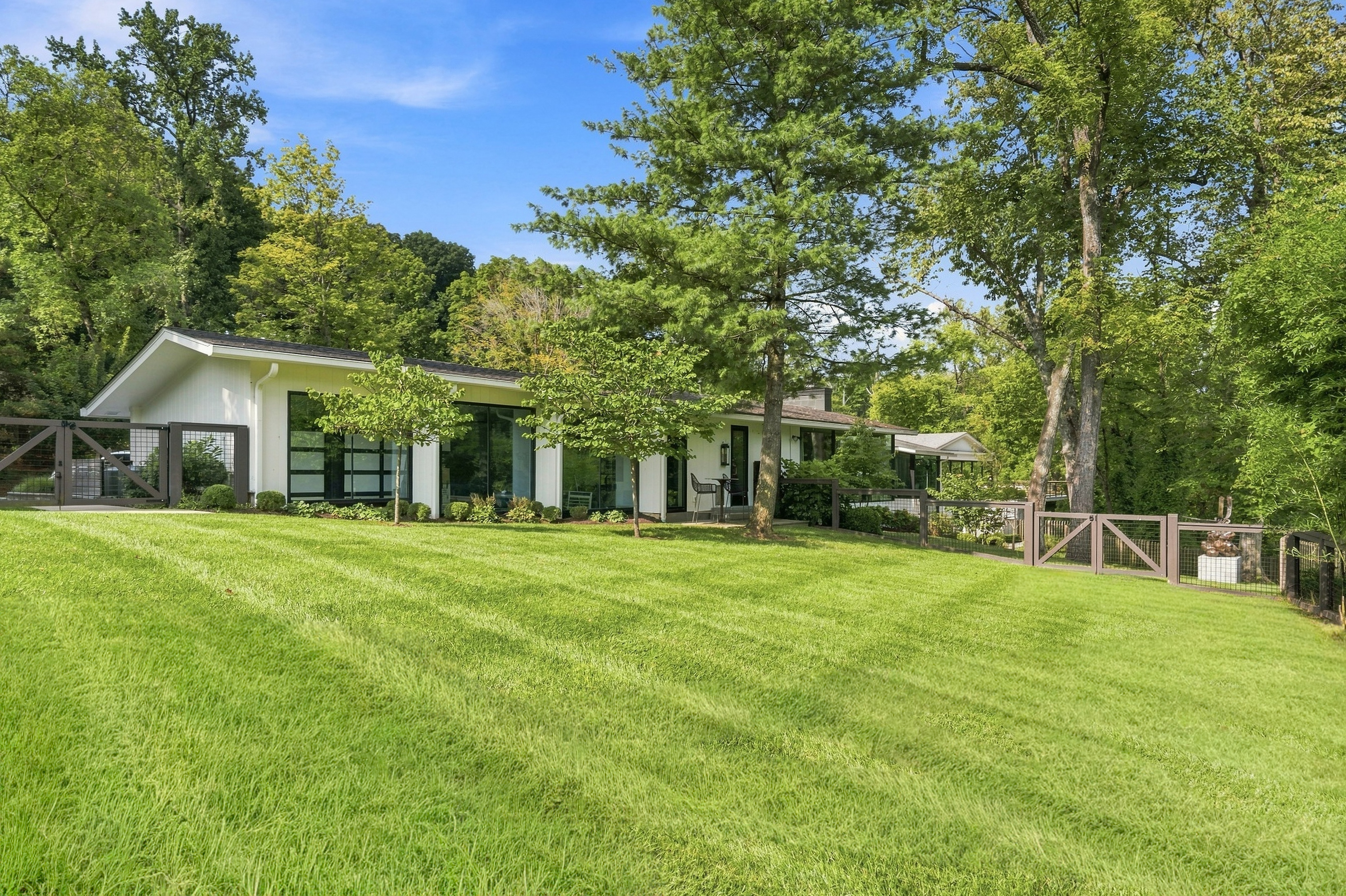  62 Indian Hills Trail, Louisville, KY 40207 - 物件實景