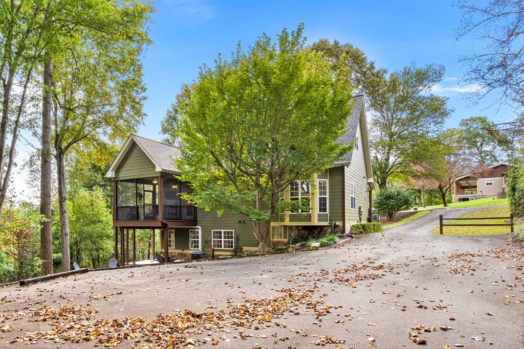 Young Harris, Georgia, 30582, United States, 4 Bedrooms Bedrooms, ,4 BathroomsBathrooms,Residential,For Sale,1979770