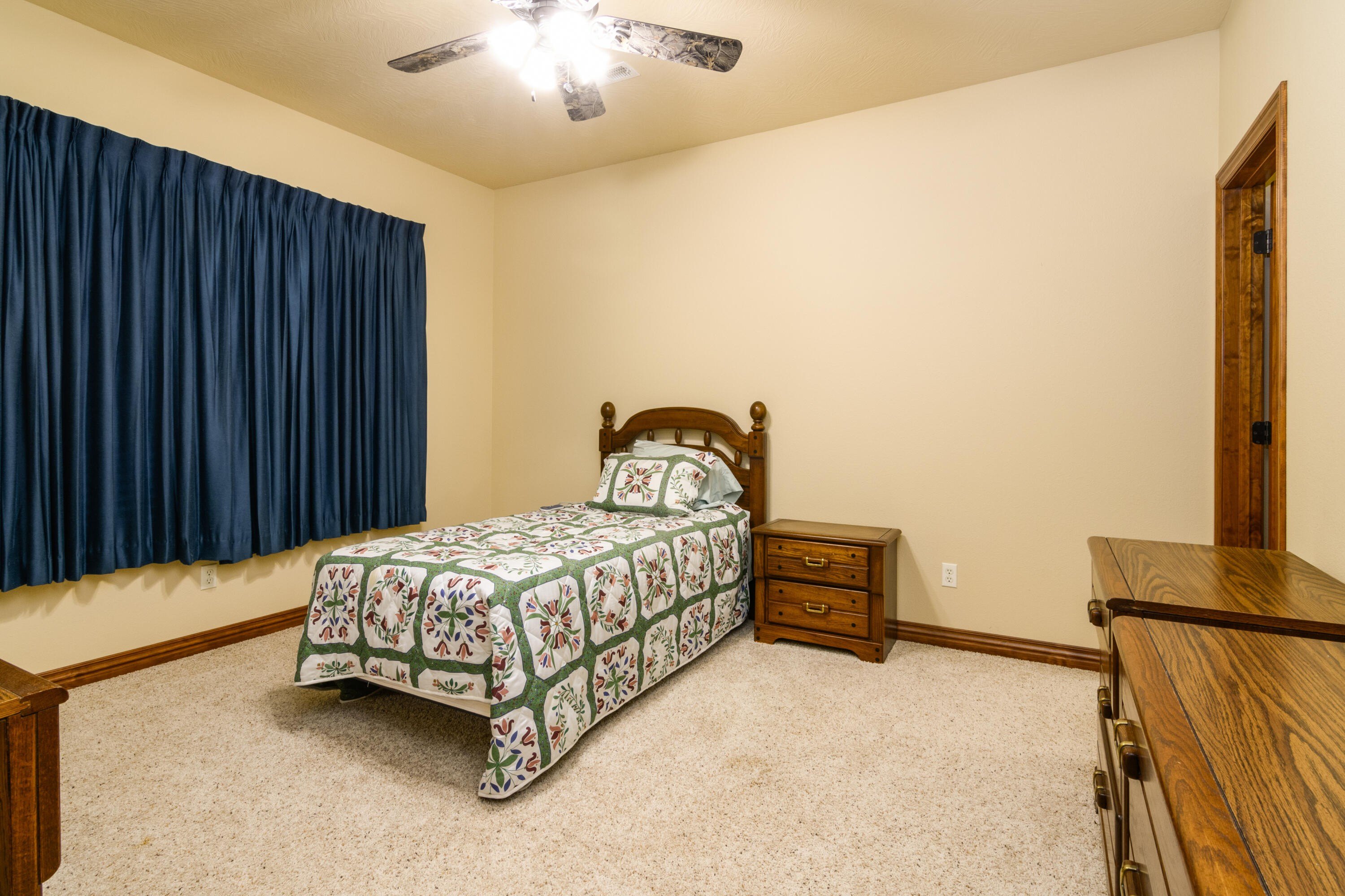 Walnut Shade, Missouri, 65771, United States, 6 Bedrooms Bedrooms, ,5 BathroomsBathrooms,Residential,For Sale,1975828