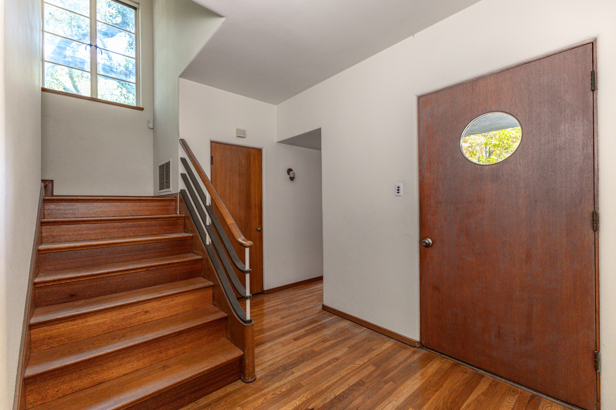  2421 Ridgeway Road - 物件實景