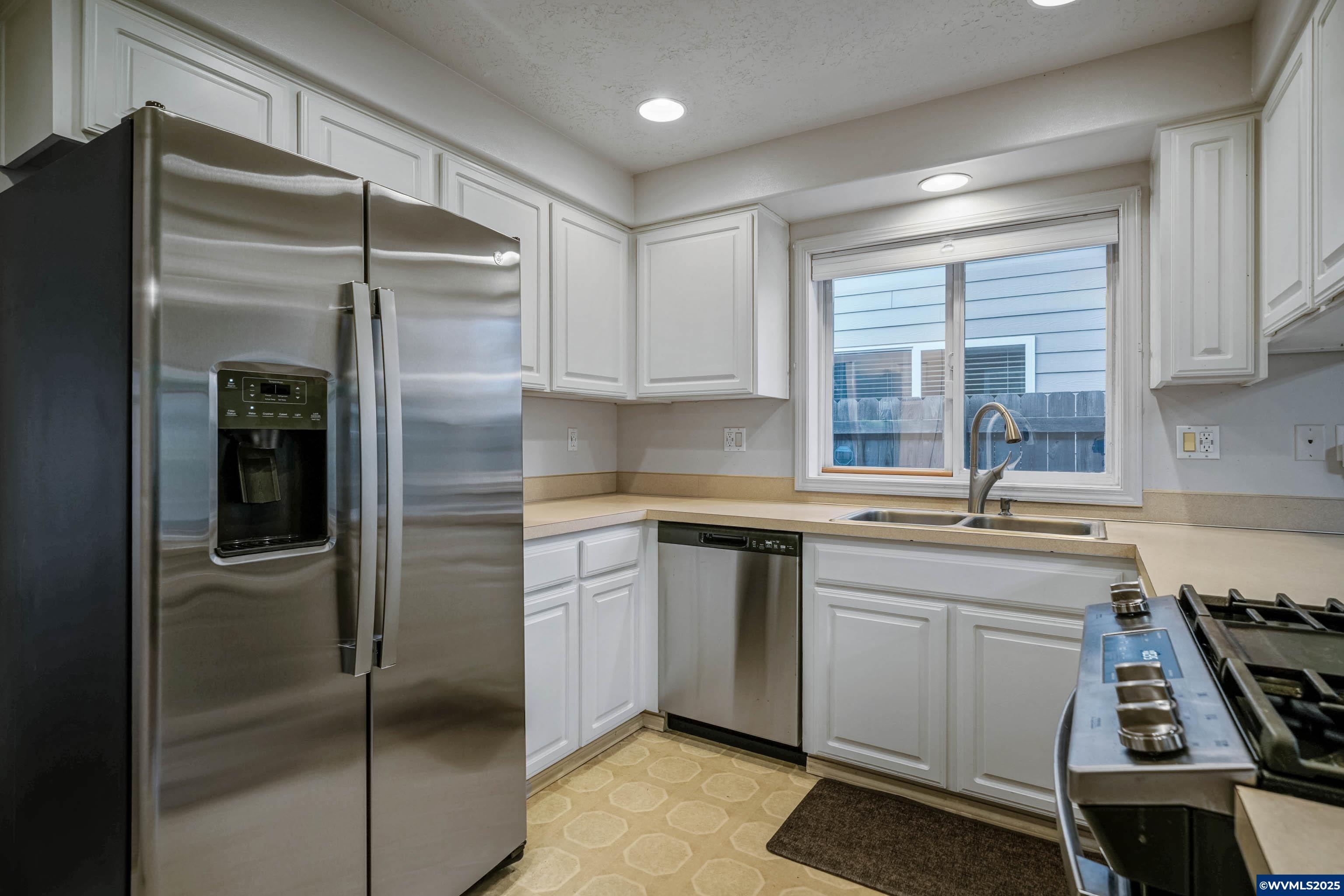 Keizer, Oregon, 97303, United States, 3 Bedrooms Bedrooms, ,2 BathroomsBathrooms,Residential,For Sale,1995738