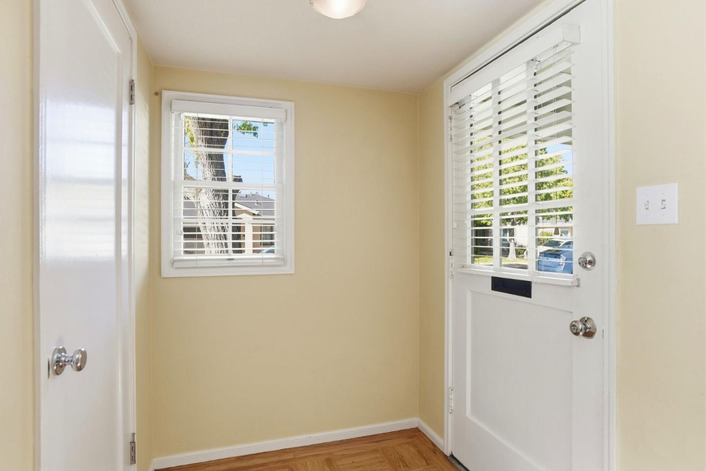 Palo Alto, California, 94303, United States, 2 Bedrooms Bedrooms, ,2 BathroomsBathrooms,Residential,For Sale,1989685