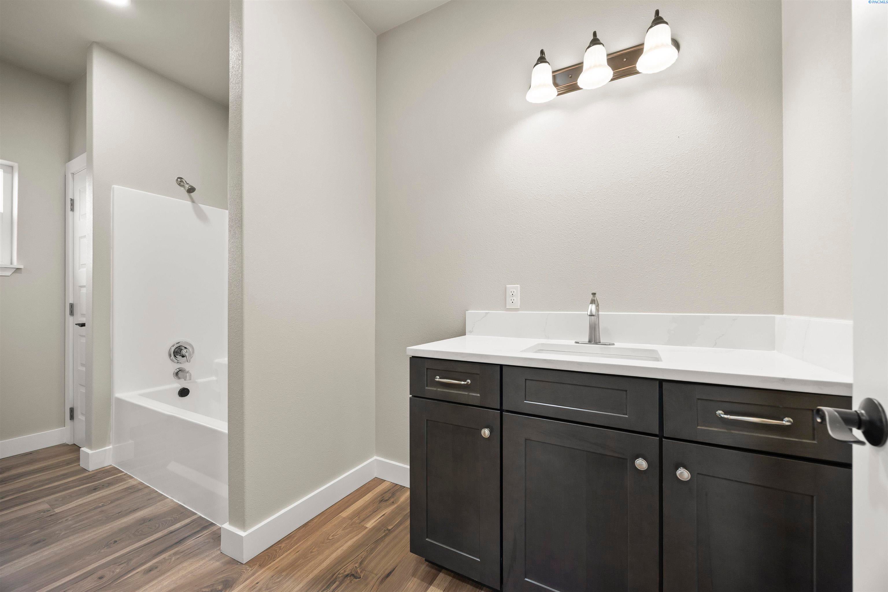 Prosser, Washington, 99350, United States, 3 Bedrooms Bedrooms, ,2 BathroomsBathrooms,Residential,For Sale,2027439