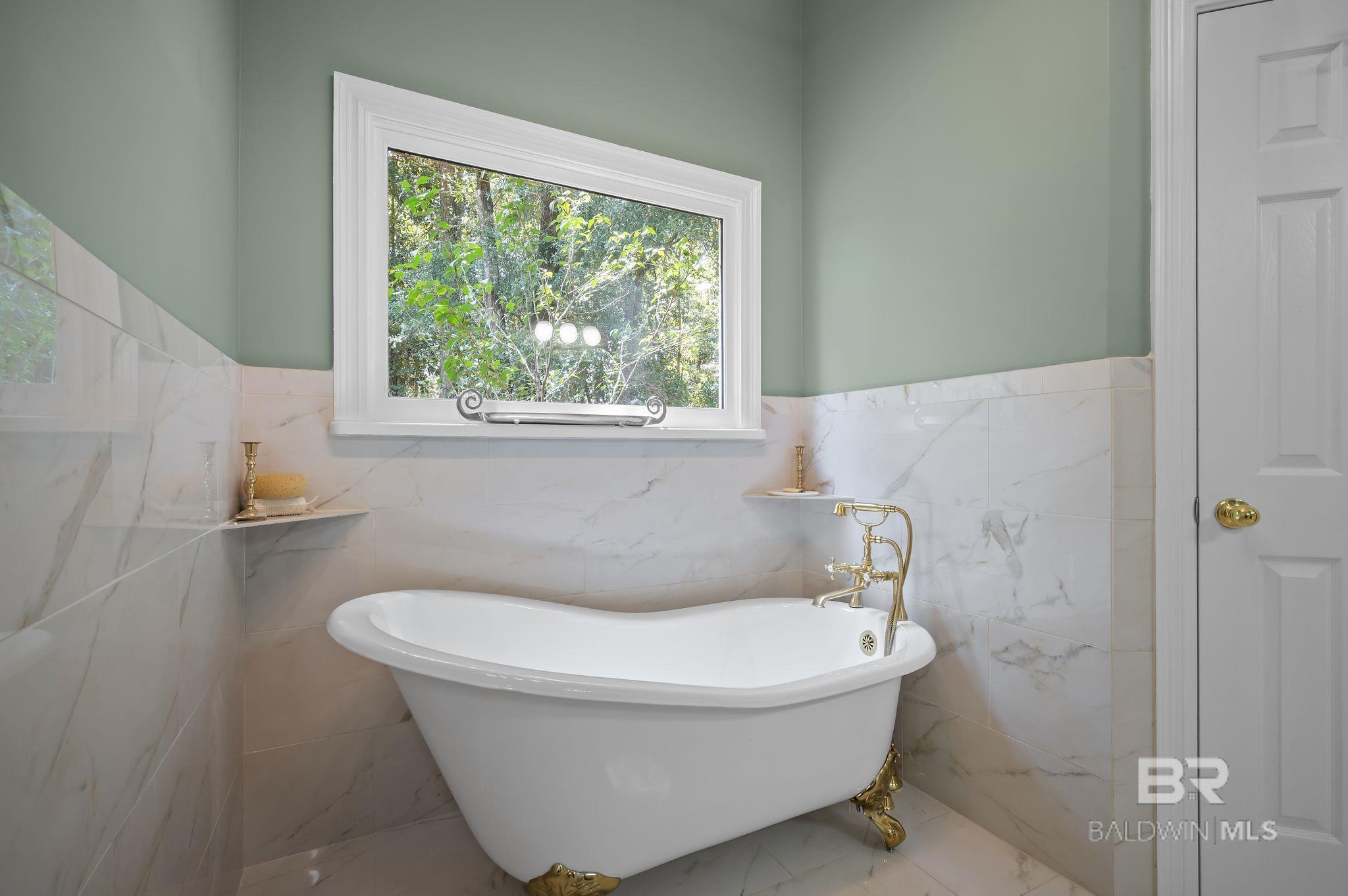 Silverhill, Alabama, 36576, United States, 4 Bedrooms Bedrooms, ,4 BathroomsBathrooms,Residential,For Sale,1910882