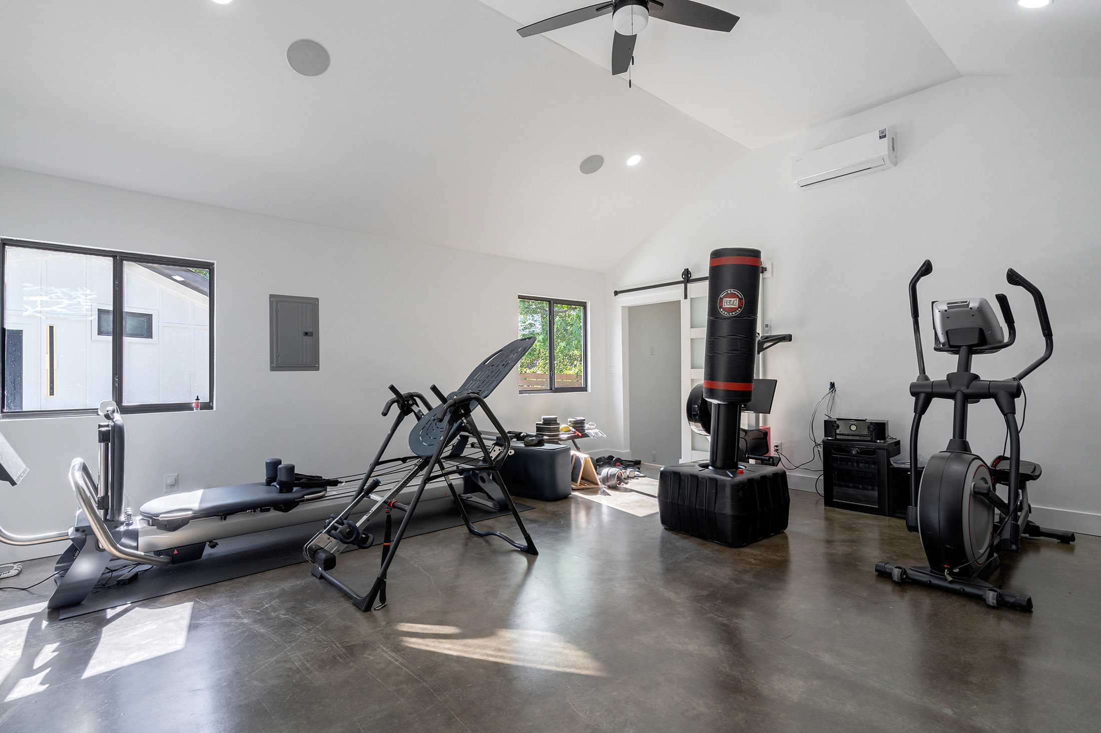  Fully Renovated Estate Blends Luxury, Flexibility & Resort-Style Living - 物件實景