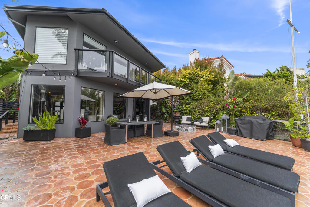 Ventura, California, 93001, United States, 5 Bedrooms Bedrooms, ,3 BathroomsBathrooms,Residential,For Sale,1839007