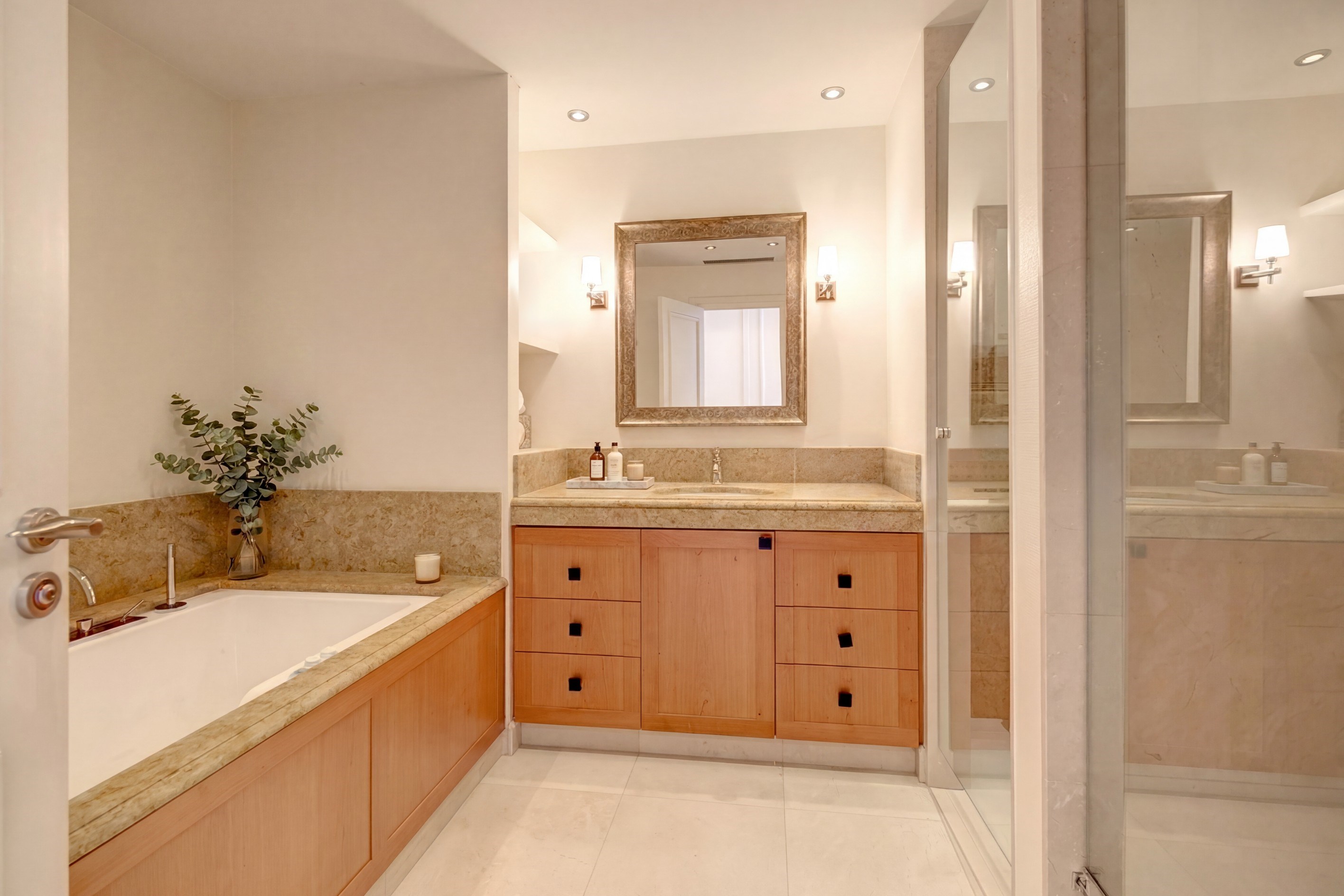  Cannes Californie luxury apartment with panoramic sea views terrace and private… - 物件實景