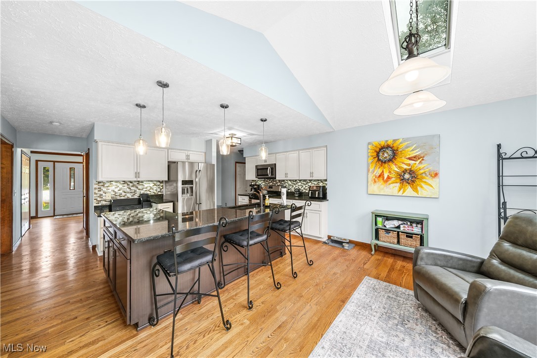 Aurora, Ohio, 44202, United States, 4 Bedrooms Bedrooms, ,4 BathroomsBathrooms,Residential,For Sale,1987791