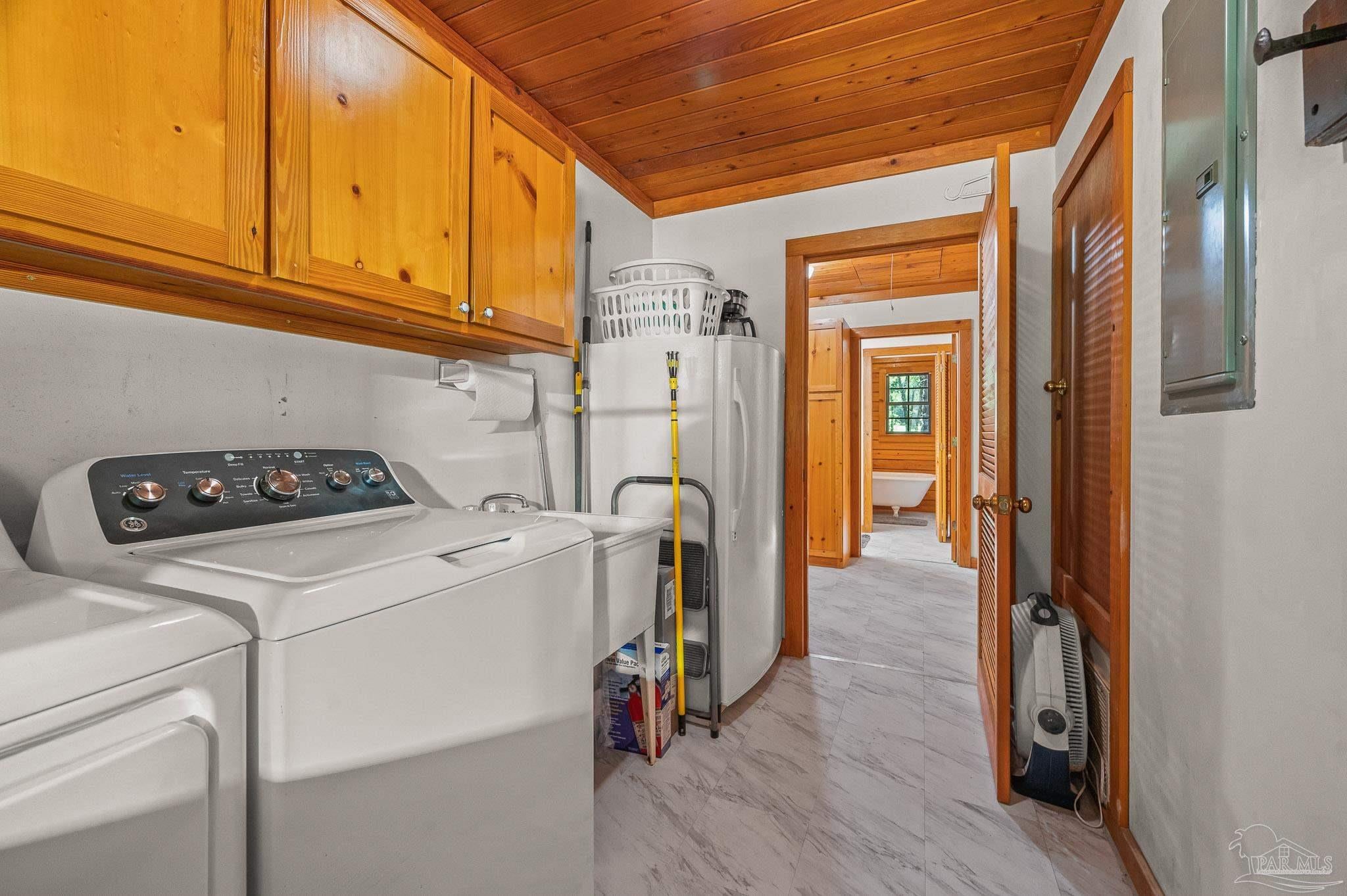 Molino, Florida, 32577, United States, 4 Bedrooms Bedrooms, ,3 BathroomsBathrooms,Residential,For Sale,1876750