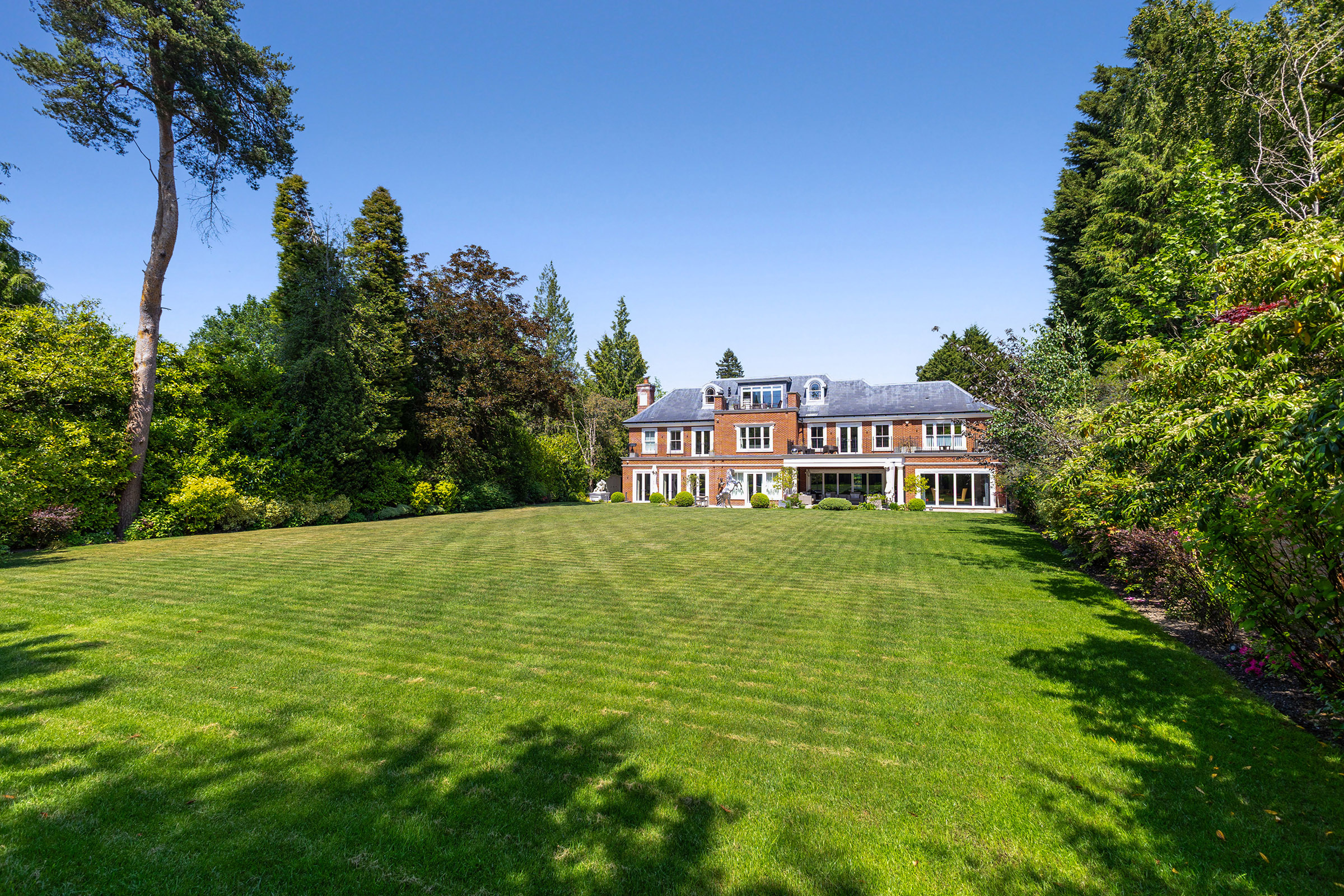  A Magnificent Contemporary Mansion in Ascot - 物件實景