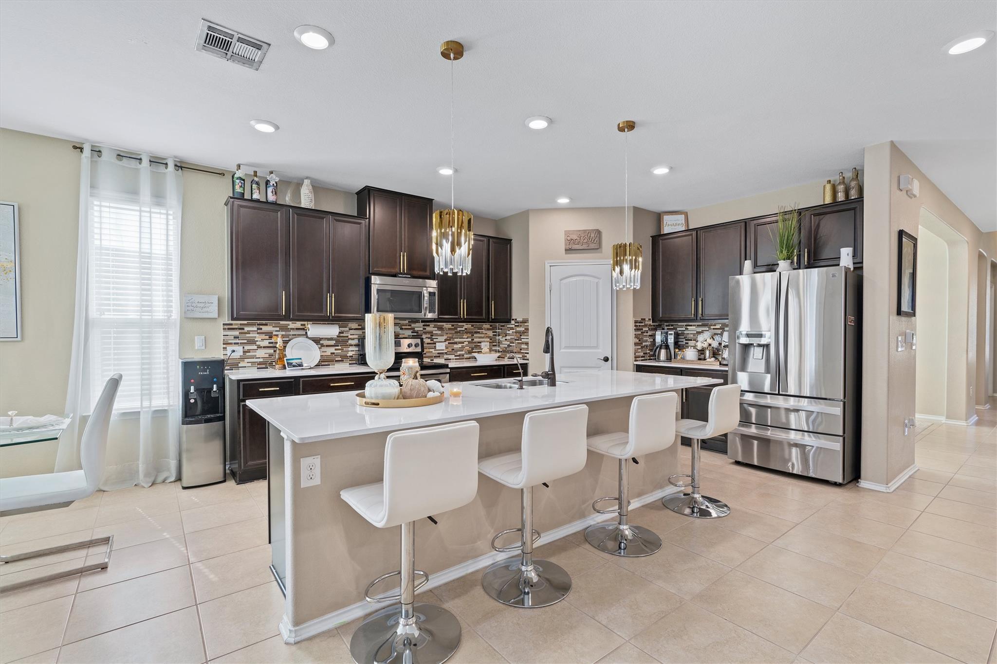 Austin, Texas, 78744, United States, 5 Bedrooms Bedrooms, ,4 BathroomsBathrooms,Residential,For Sale,1975896