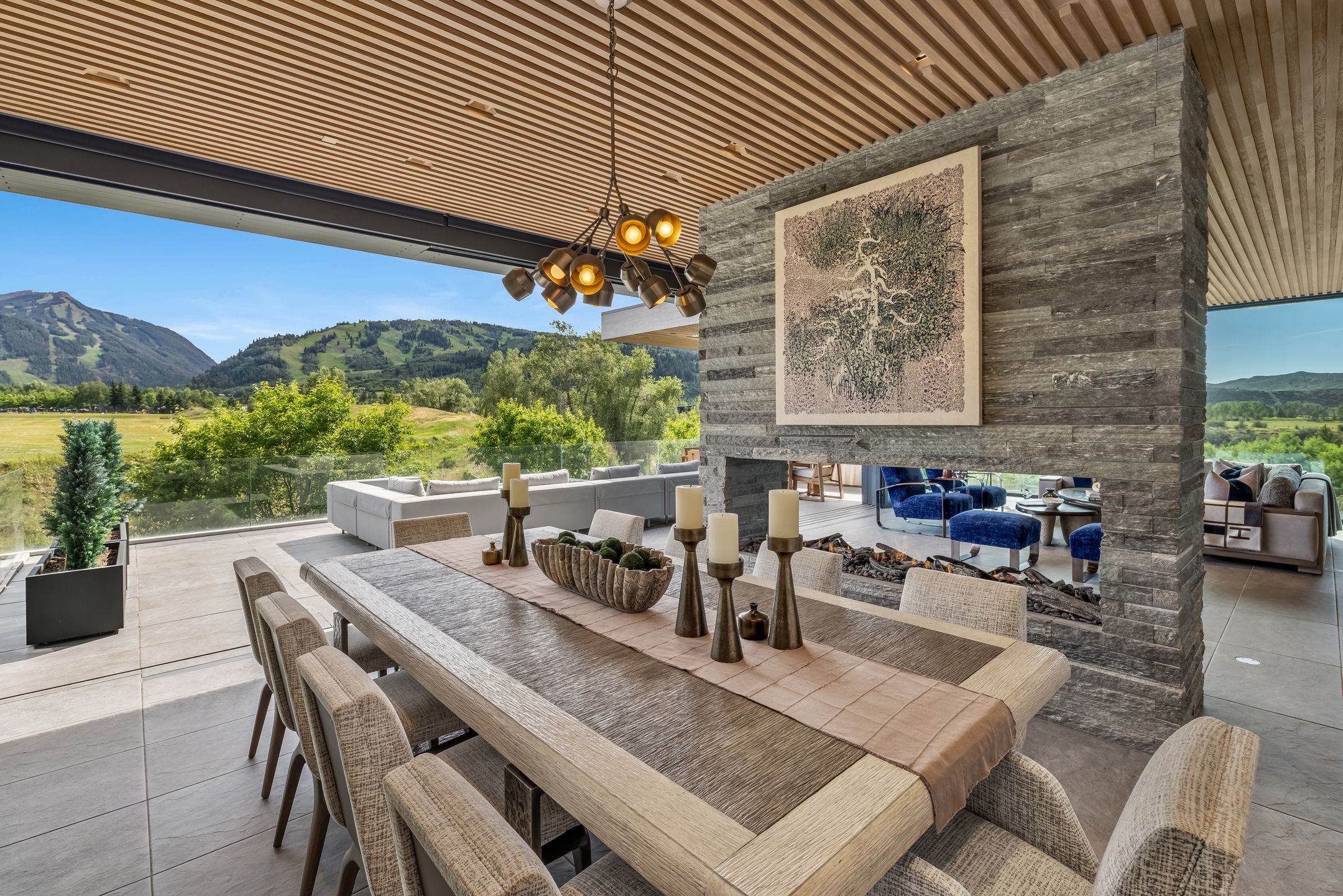  High Luxury with Golf Course Views - 物件實景