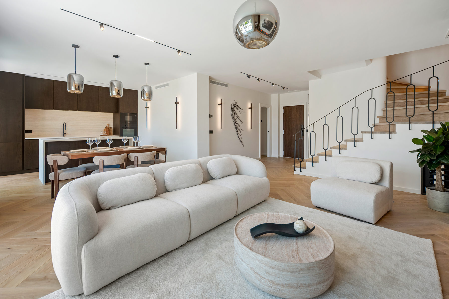  South-facing duplex penthouse with sea views in Nueva Andalucía - 物件實景