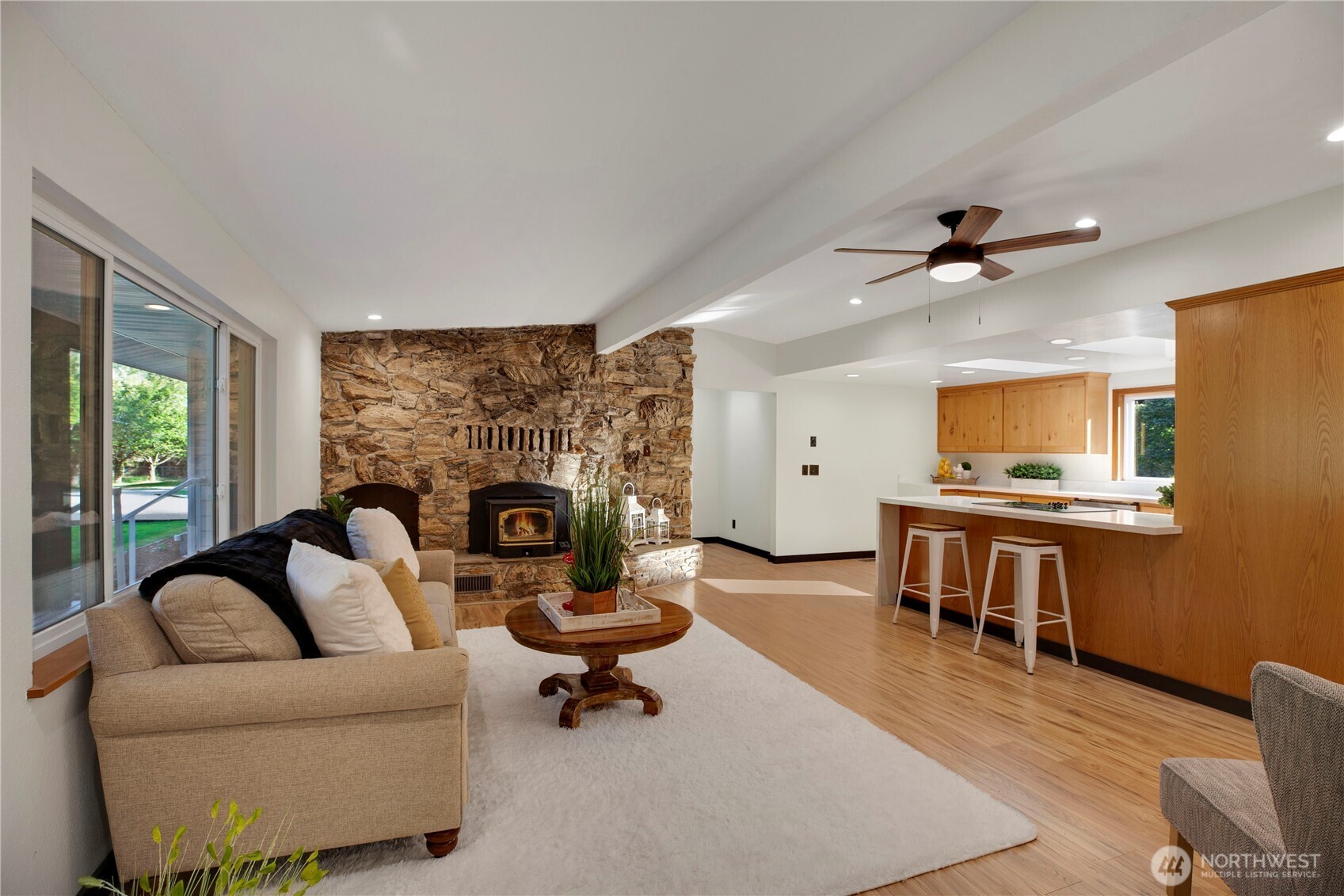 Maple Valley, Washington, 98038, United States, 3 Bedrooms Bedrooms, ,1 BathroomBathrooms,Residential,For Sale,1949722