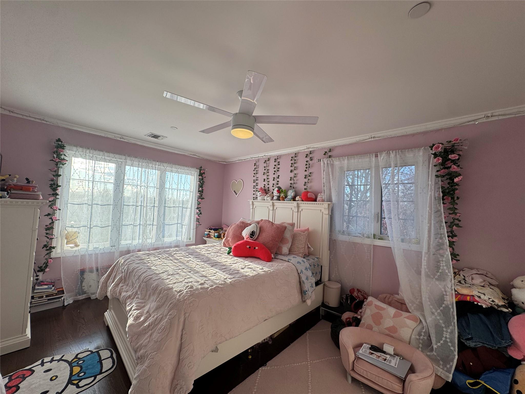 Seaford, New York, 11783, United States, 6 Bedrooms Bedrooms, ,3 BathroomsBathrooms,Residential,For Sale,1766775