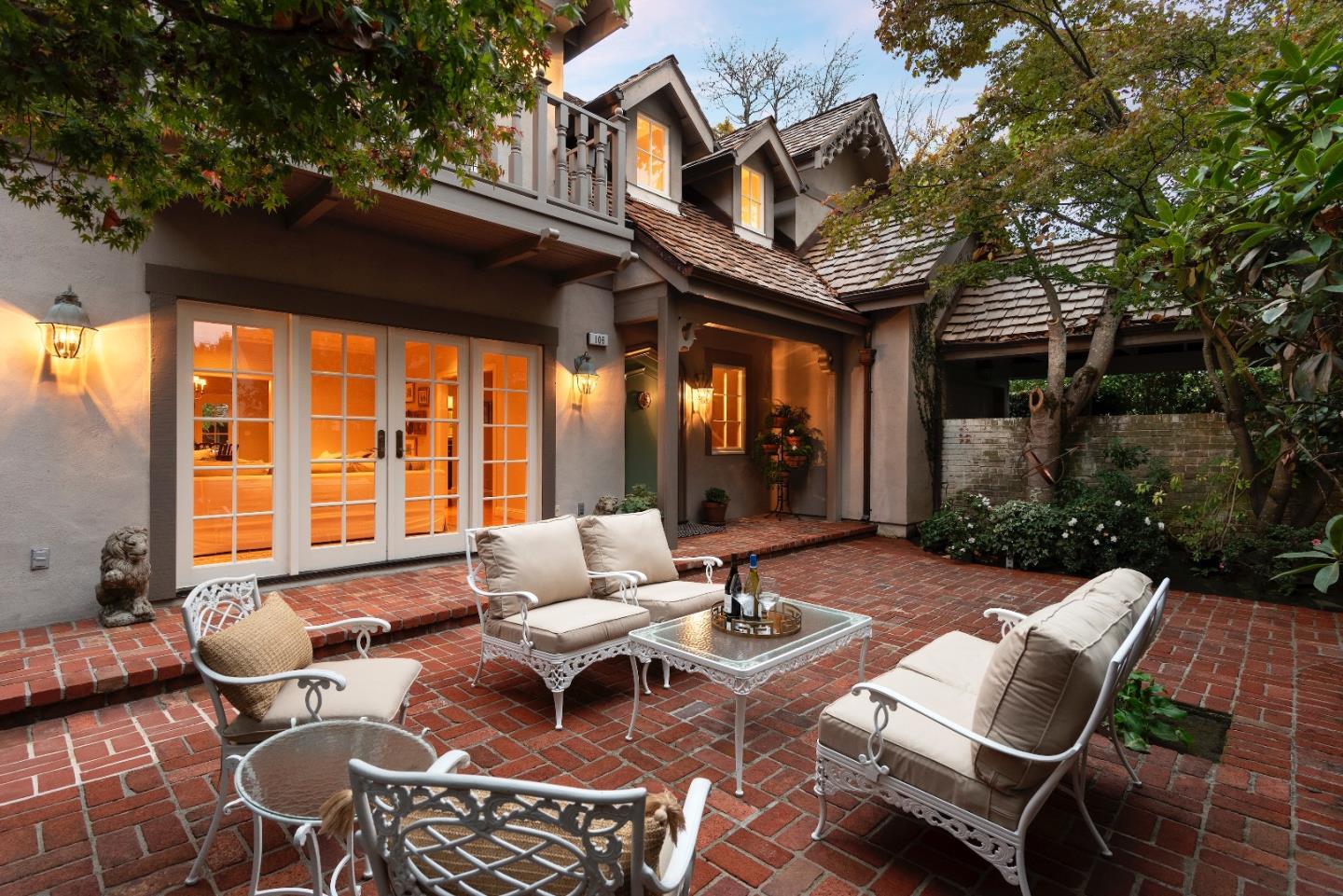 Burlingame, California, 94010, United States, 3 Bedrooms Bedrooms, ,3 BathroomsBathrooms,Residential,For Sale,1991997