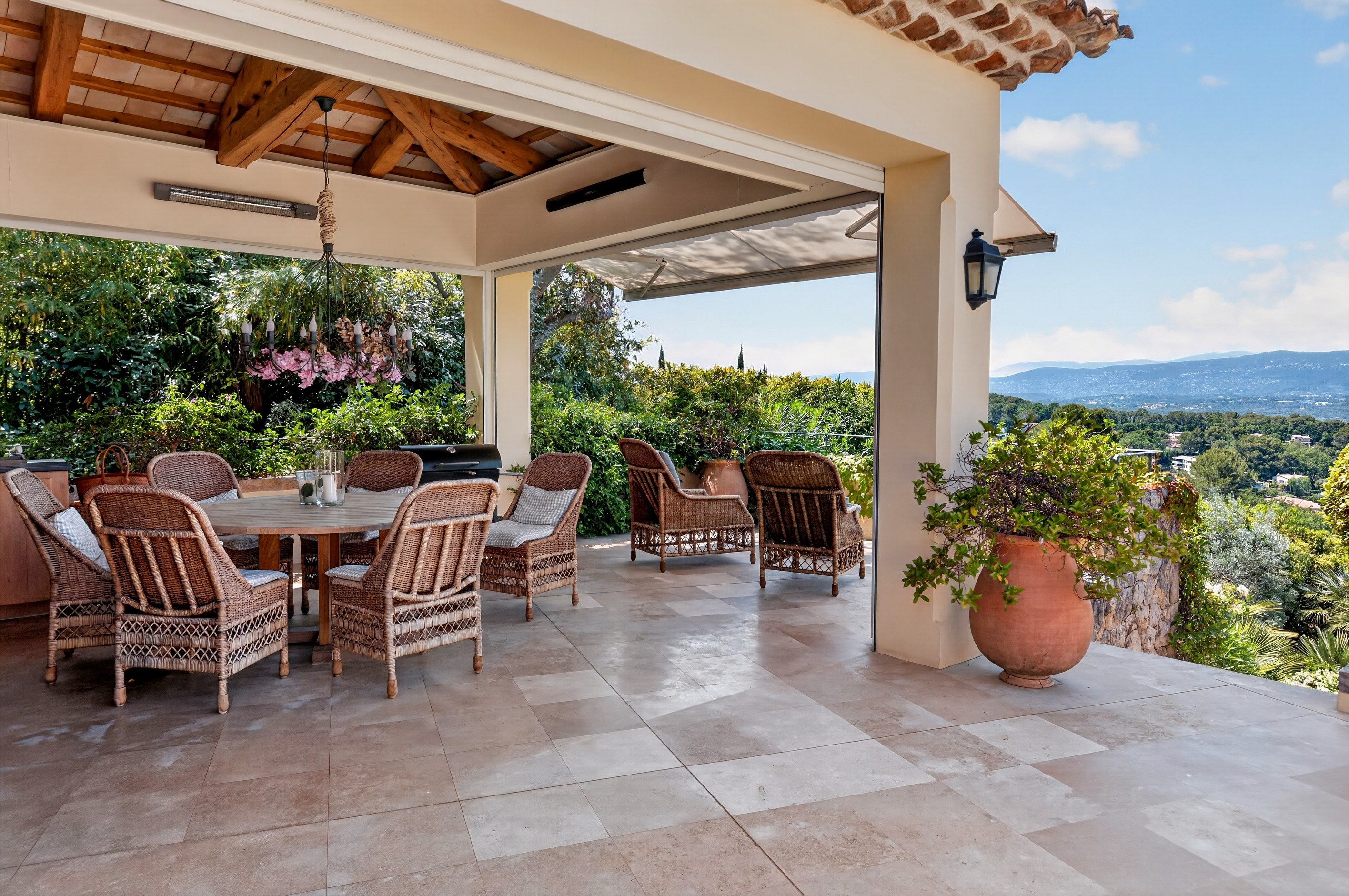  Luxury villa in Mougins with heated pool and panoramic views near the historic … - 物件實景