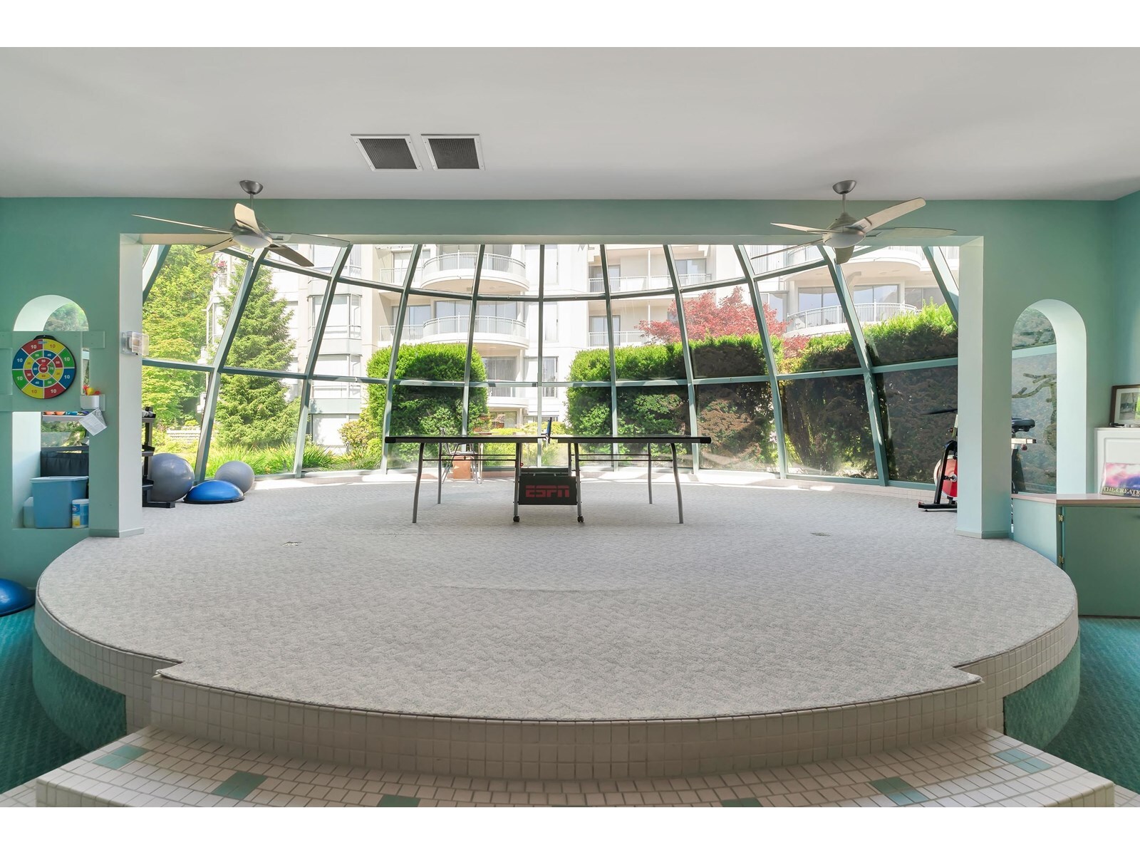 SURREY, British Columbia, V4A 9T5, CA, 2 Bedrooms Bedrooms, ,2 BathroomsBathrooms,Residential,For Sale,1950918