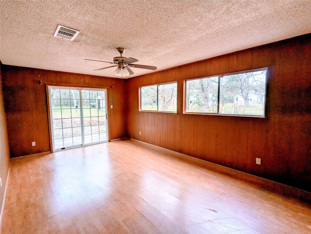 Austin, Texas, 78745, United States, 3 Bedrooms Bedrooms, ,2 BathroomsBathrooms,Residential,For Sale,1927105