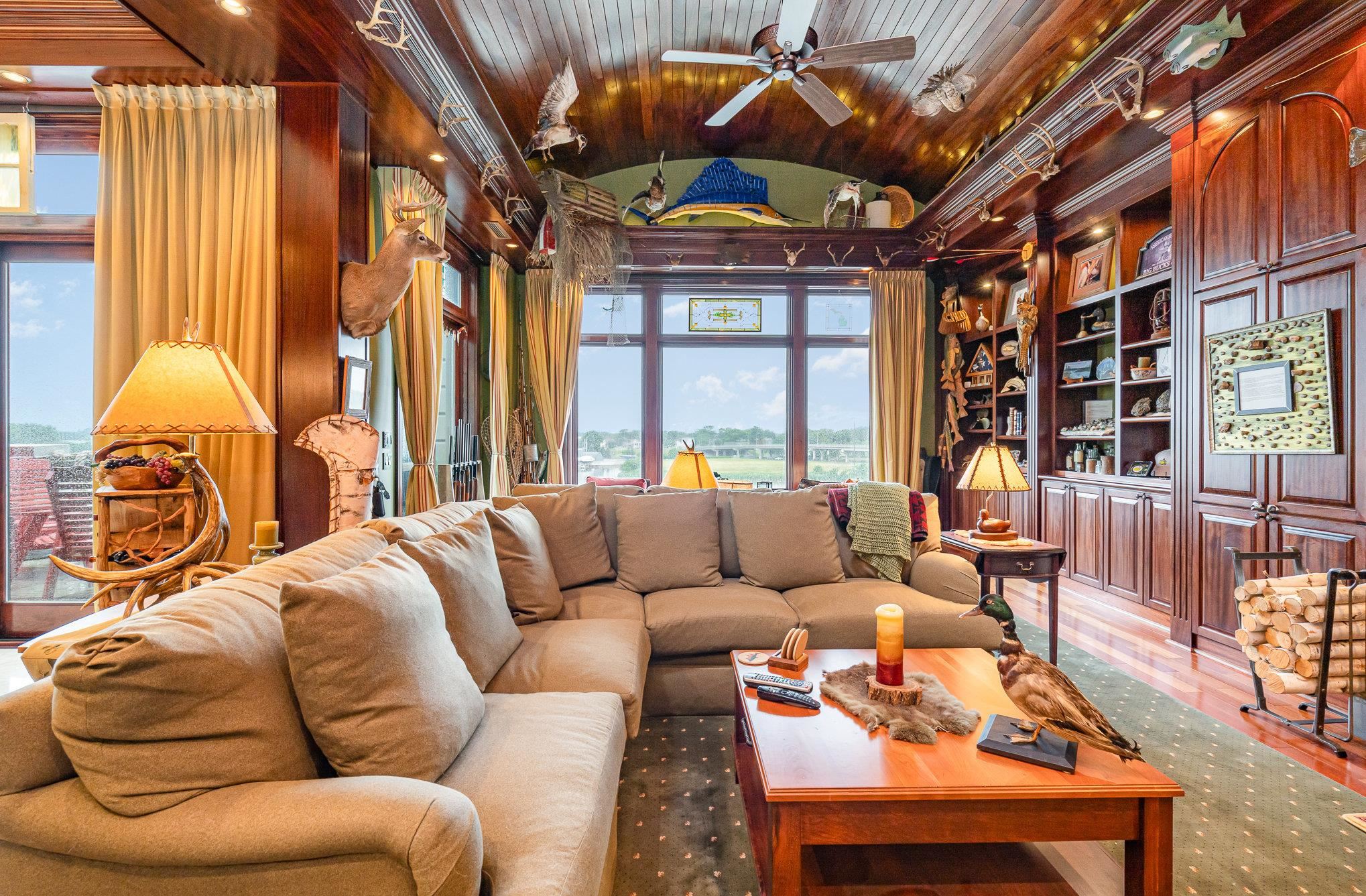 Bay City, Michigan, 48707, United States, 4 Bedrooms Bedrooms, ,5 BathroomsBathrooms,Residential,For Sale,2005481