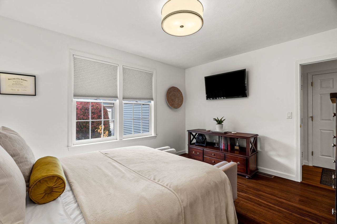 Bedford, New Hampshire, 03110, United States, 3 Bedrooms Bedrooms, ,3 BathroomsBathrooms,Residential,For Sale,1989387