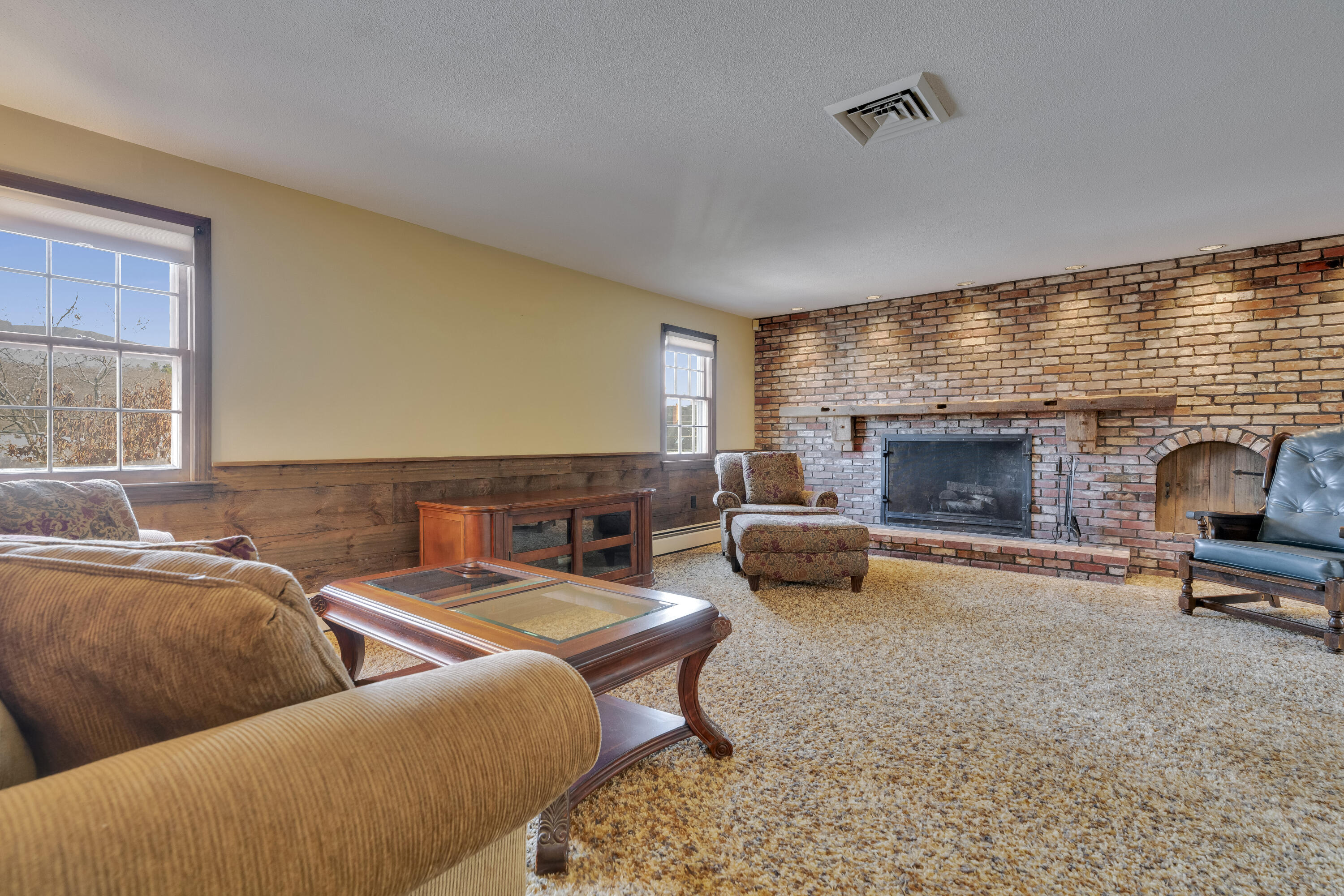 Biddeford, Maine, 04005, United States, 4 Bedrooms Bedrooms, ,2 BathroomsBathrooms,Residential,For Sale,1998354