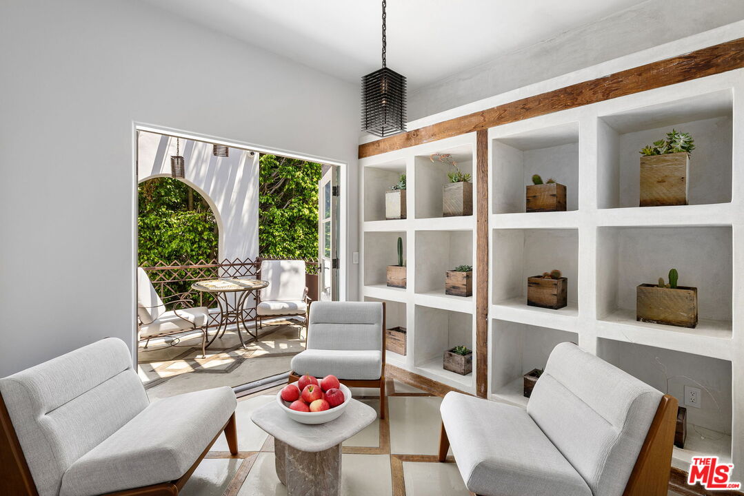 Los Angeles, California, 90069, United States, 4 Bedrooms Bedrooms, ,4 BathroomsBathrooms,Residential,For Sale,1911596