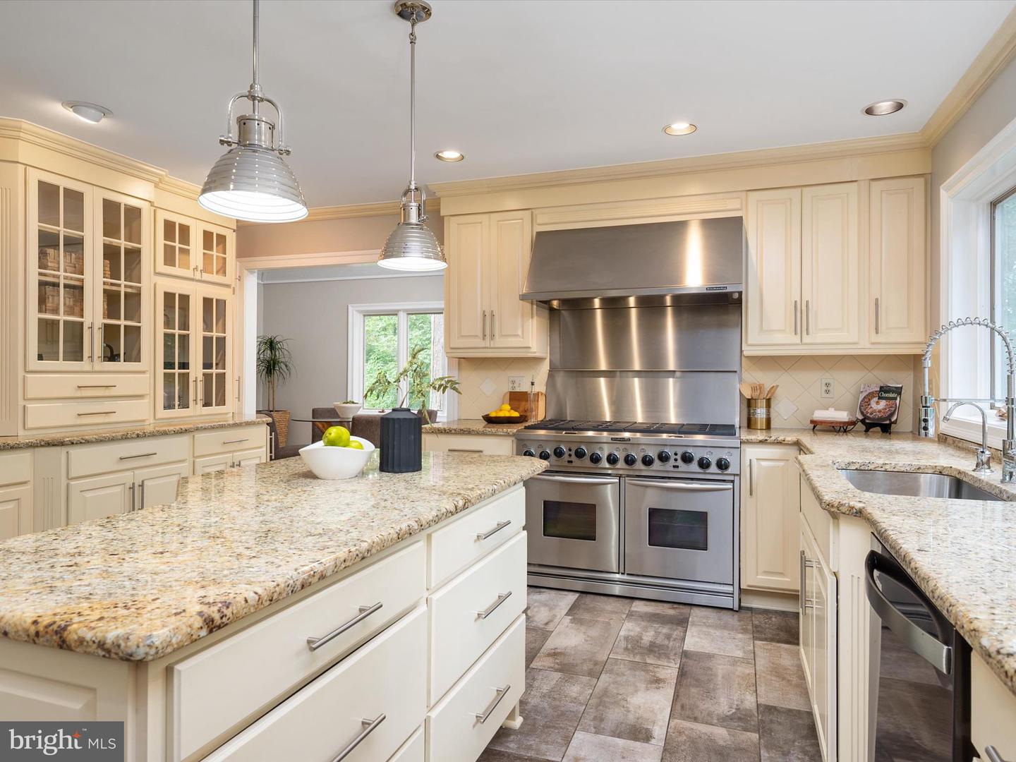 Annapolis, Maryland, 21401, United States, 5 Bedrooms Bedrooms, ,5 BathroomsBathrooms,Residential,For Sale,1895873
