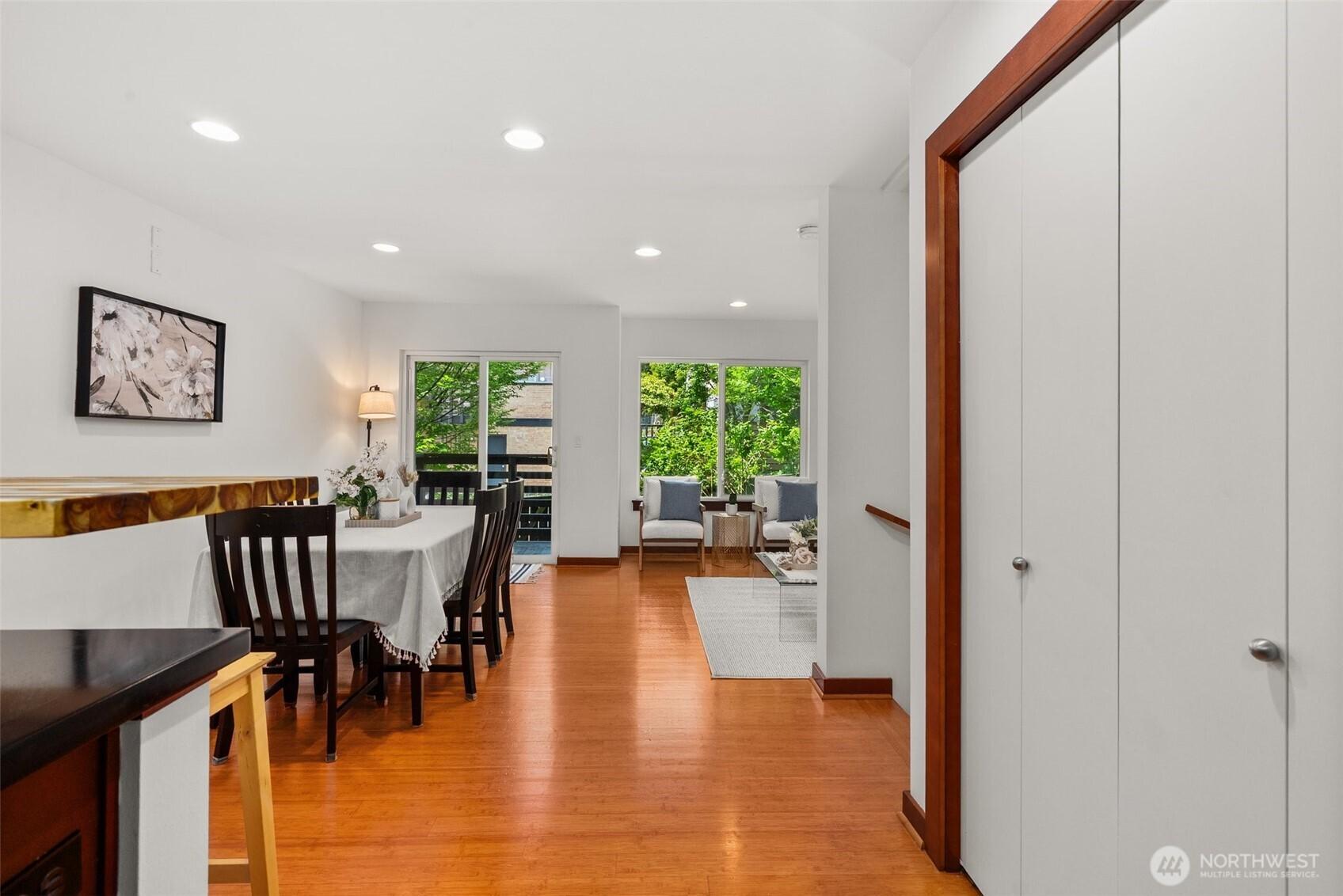 SEATTLE, Washington, 98105, United States, 3 Bedrooms Bedrooms, ,3 BathroomsBathrooms,Residential,For Sale,1875304
