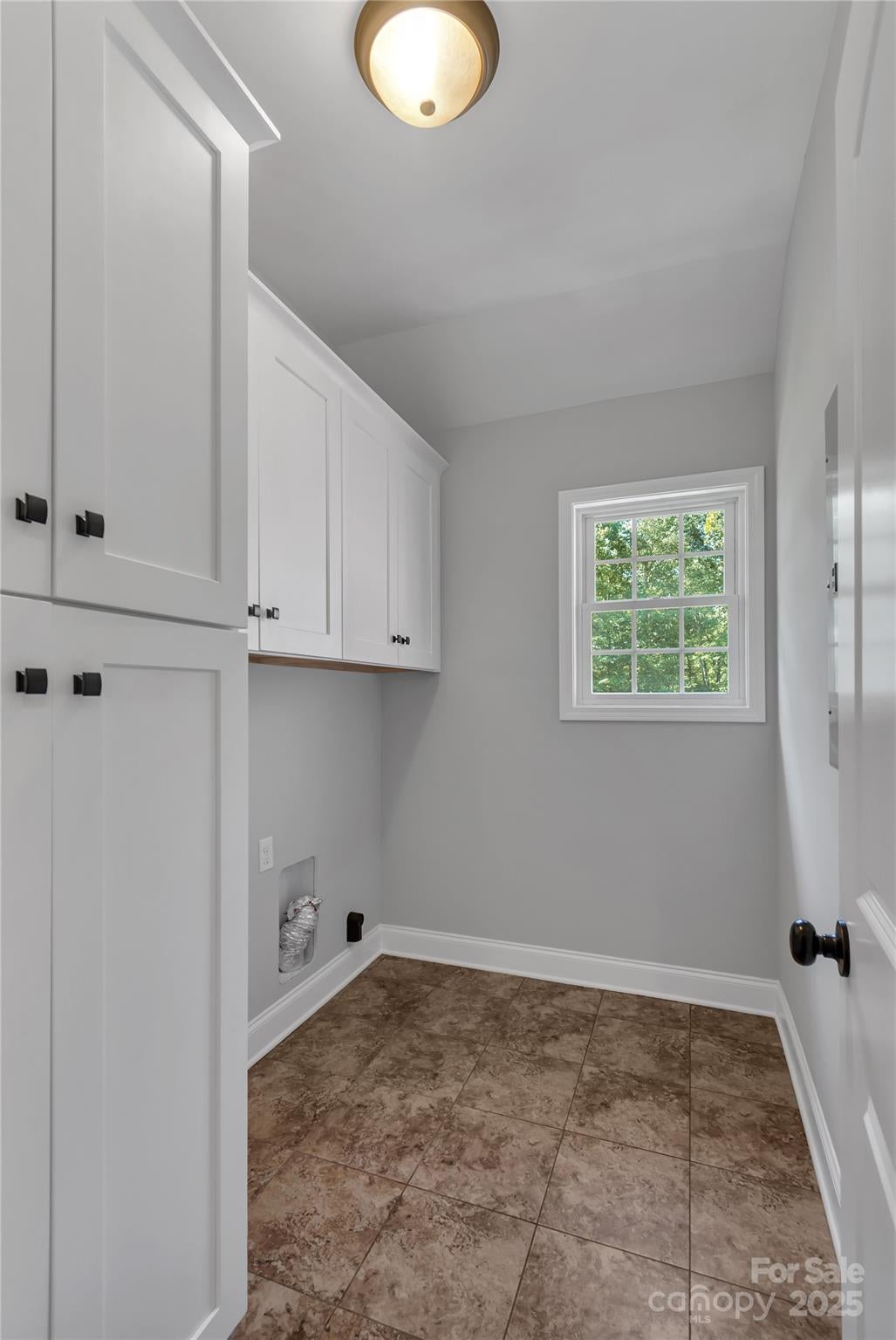 Shelby, North Carolina, 28150, United States, 3 Bedrooms Bedrooms, ,4 BathroomsBathrooms,Residential,For Sale,1868459